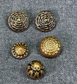 Vintage assorted tight top metal flower buttons. Lot of 5