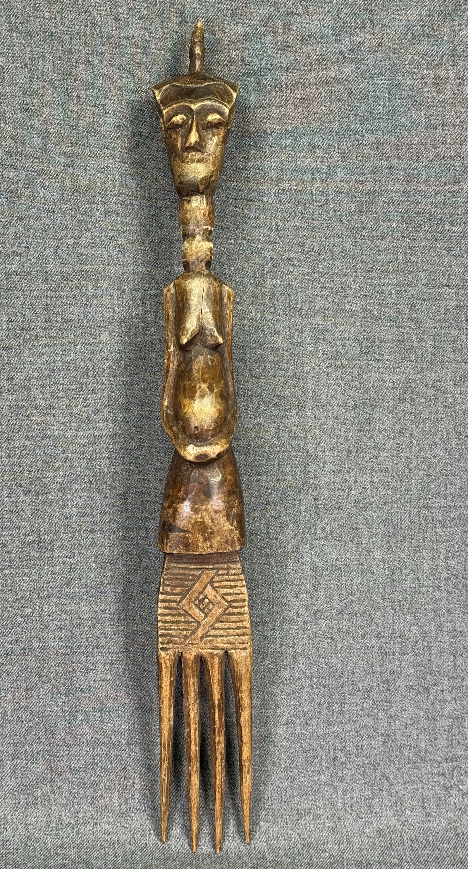 African Ndengese DRC Hair Comb. Carved wood. (1 of 11)