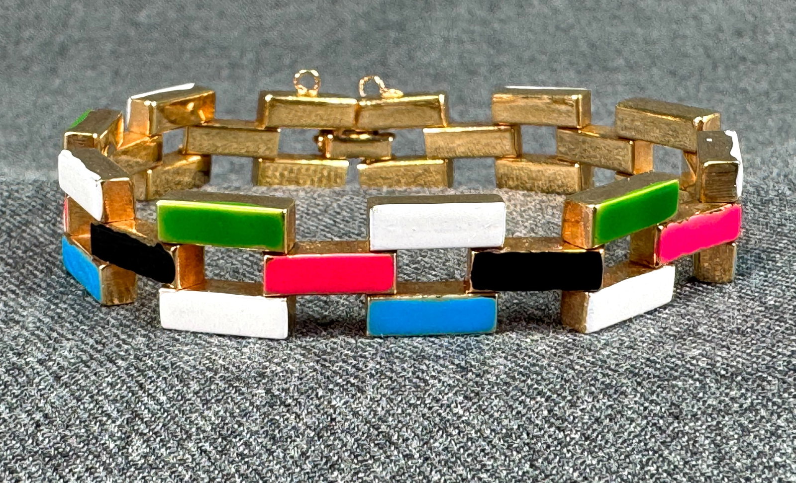 Vintage color enamel panels goldtoned metal chain bracelet: IN HOUSE FLAT SHIPPING & HANDLING COST WITHIN ALL THE U.S. : $7 To bypass LiveShipping, and use our In-House shipping service for $7 or shipping combined for multiple lots, please select “Arrange Yo