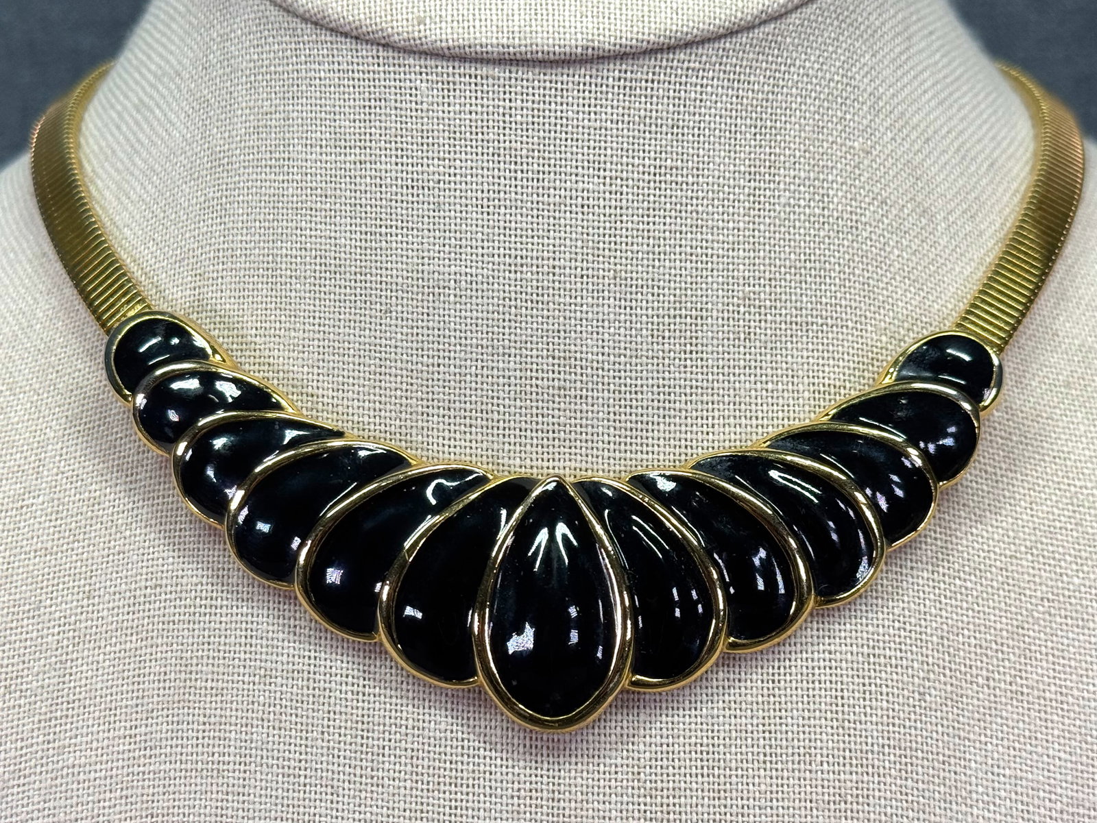 Vintage 80s black enamel gold-toned metal medallion omega chain necklace: IN HOUSE FLAT SHIPPING & HANDLING COST WITHIN ALL THE U.S. : $7 To bypass LiveShipping, and use our In-House shipping service for $7 or shipping combined for multiple lots, please select “Arrange Yo