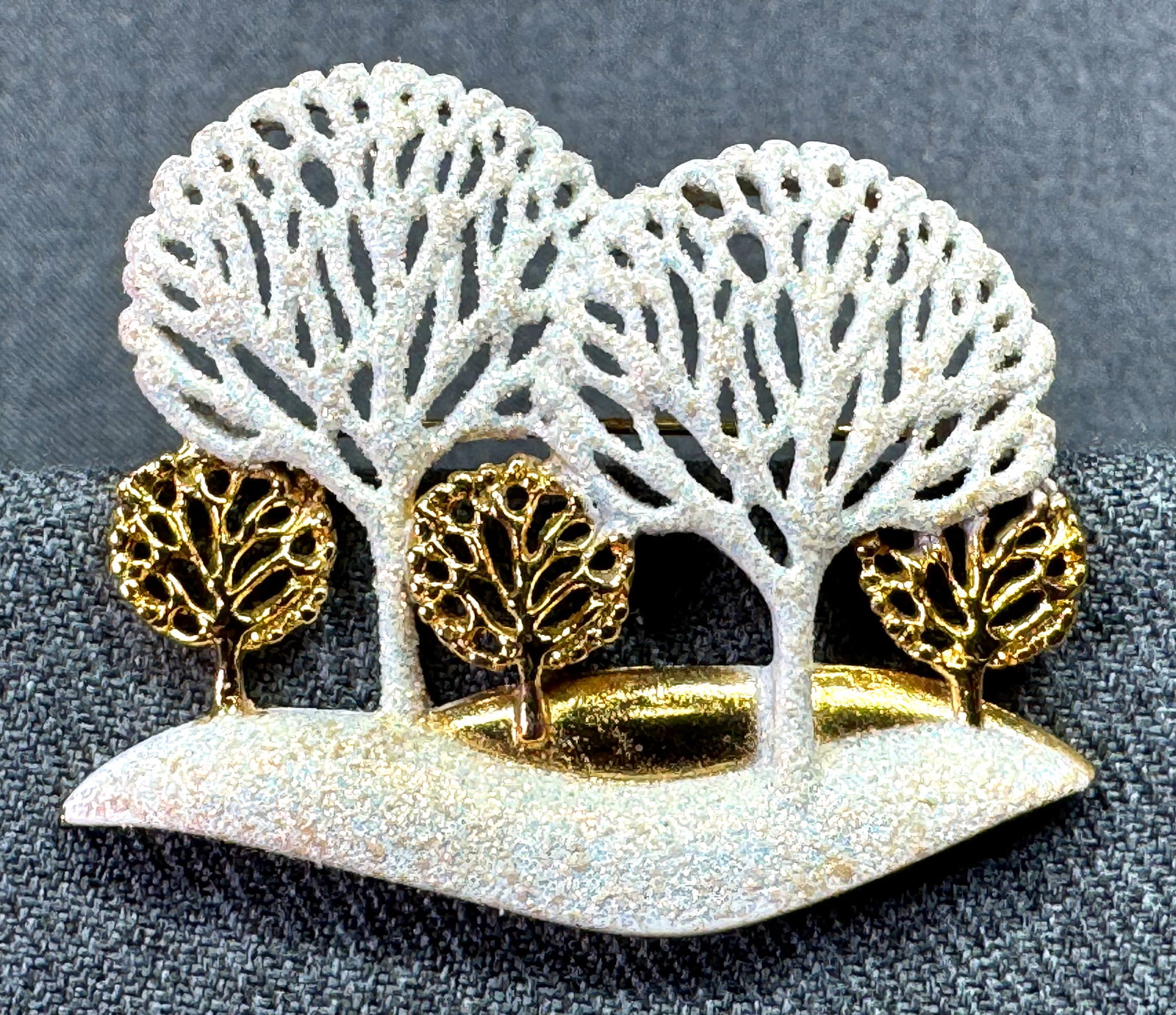 Vintage AJC Winter Scene Pin Brooch. Gold-Toned White Glitter Enamel: IN HOUSE FLAT SHIPPING & HANDLING COST WITHIN ALL THE U.S. : $7 To bypass LiveShipping, and use our In-House shipping service for $7 or shipping combined for multiple lots, please select “Arrange Yo