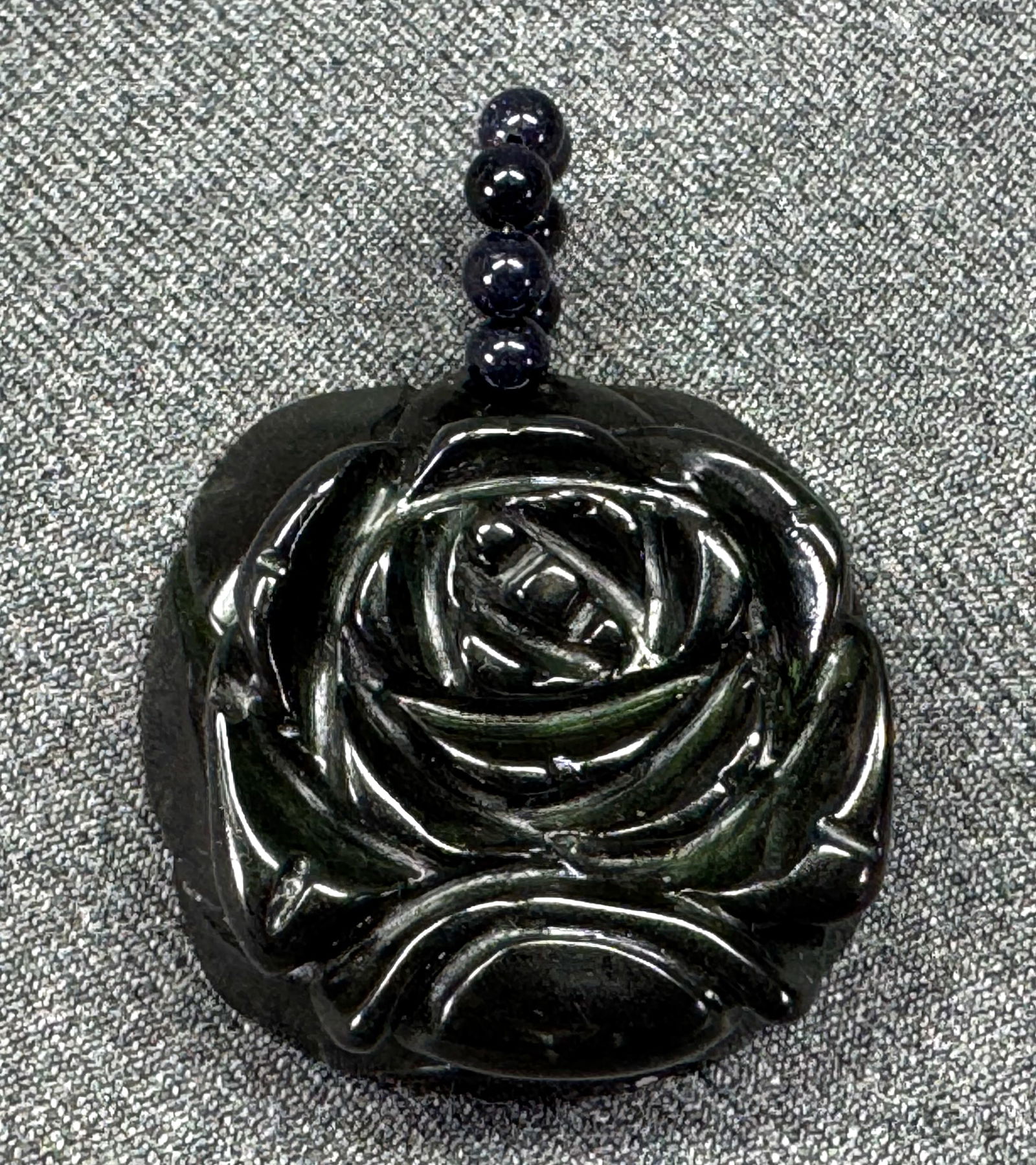 Vintage carved black stone rose flower pendant: IN HOUSE FLAT SHIPPING & HANDLING COST WITHIN ALL THE U.S. : $7 To bypass LiveShipping, and use our In-House shipping service for $7 or shipping combined for multiple lots, please select “Arrange Yo