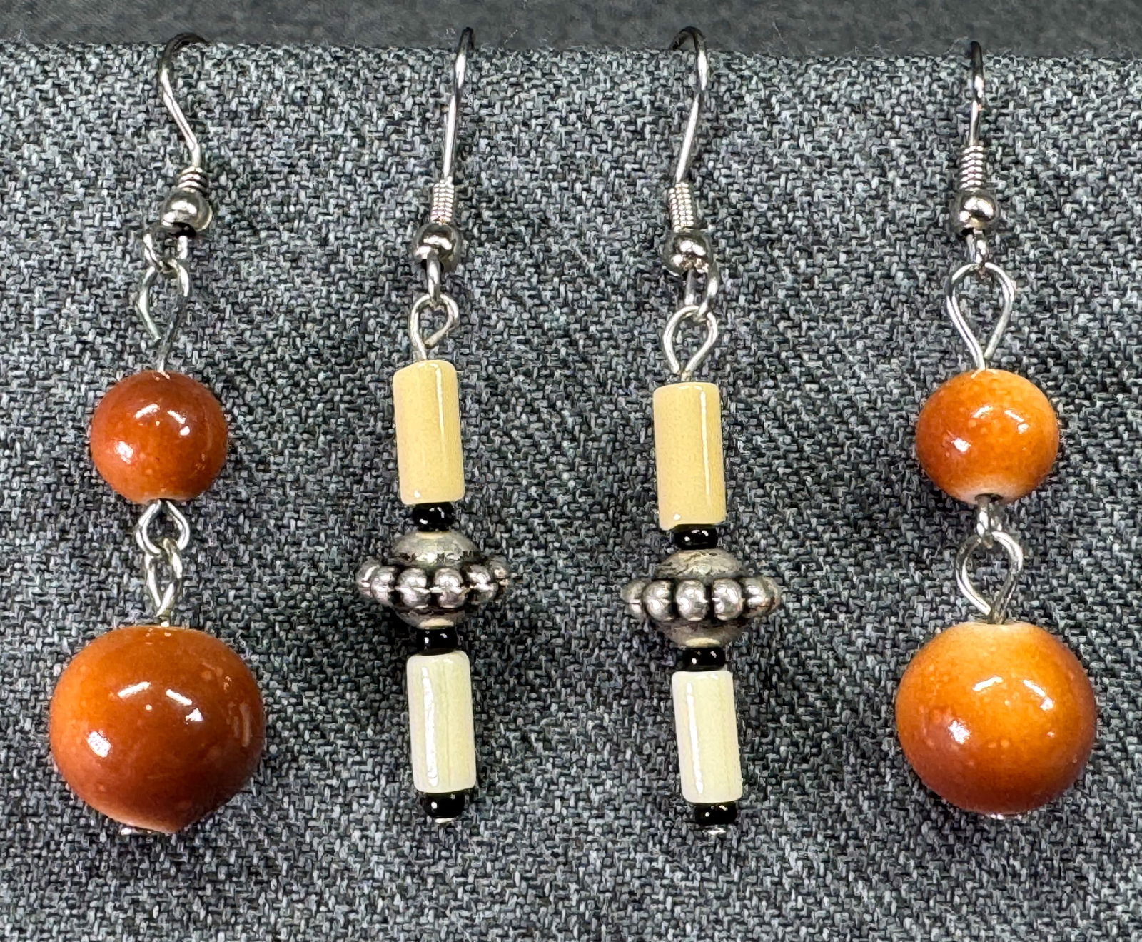 Vintage boho artisan assorted glass beads silvertone metal hook earrings (1 of 6)