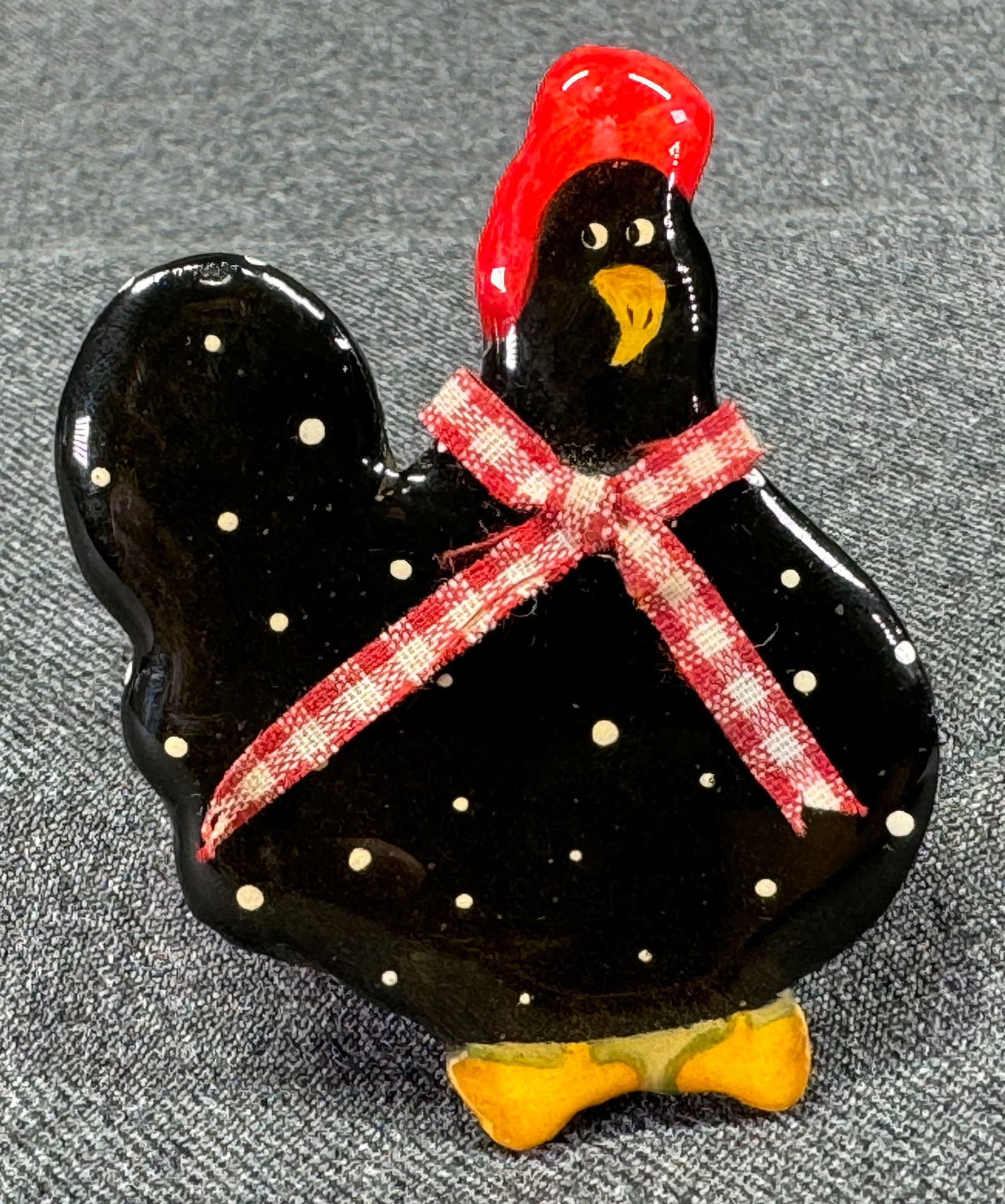 Vintage Joyce artisan crafted fabric lace paper over plastic coated with resin hen pin brooch.: IN HOUSE FLAT SHIPPING & HANDLING COST WITHIN ALL THE U.S. : $7 To bypass LiveShipping, and use our In-House shipping service for $7 or shipping combined for multiple lots, please select “Arrange Yo