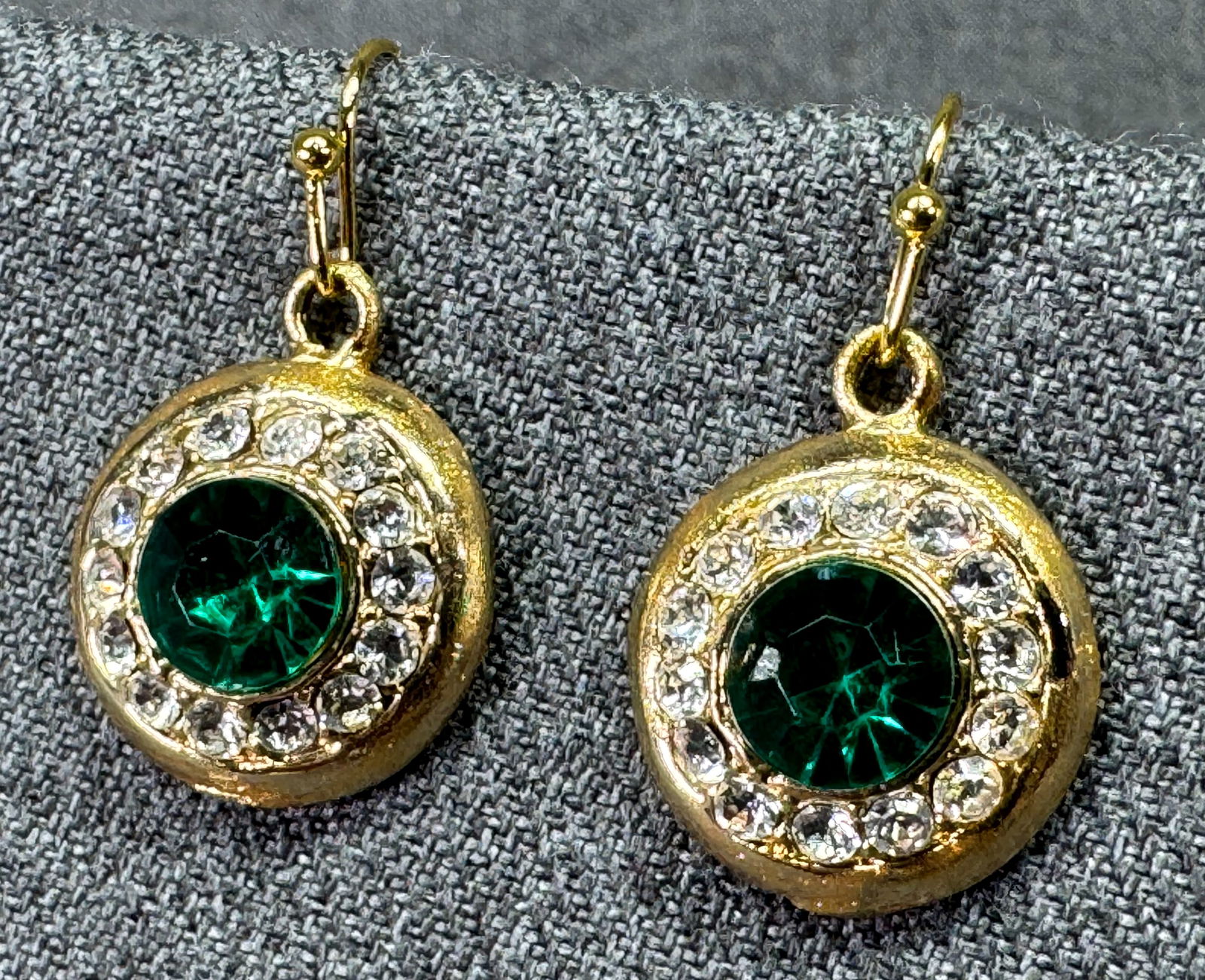 Vintage green & clear crystals gold-toned hook earrings: IN HOUSE FLAT SHIPPING & HANDLING COST WITHIN ALL THE U.S. : $7 To bypass LiveShipping, and use our In-House shipping service for $7 or shipping combined for multiple lots, please select “Arrange Yo