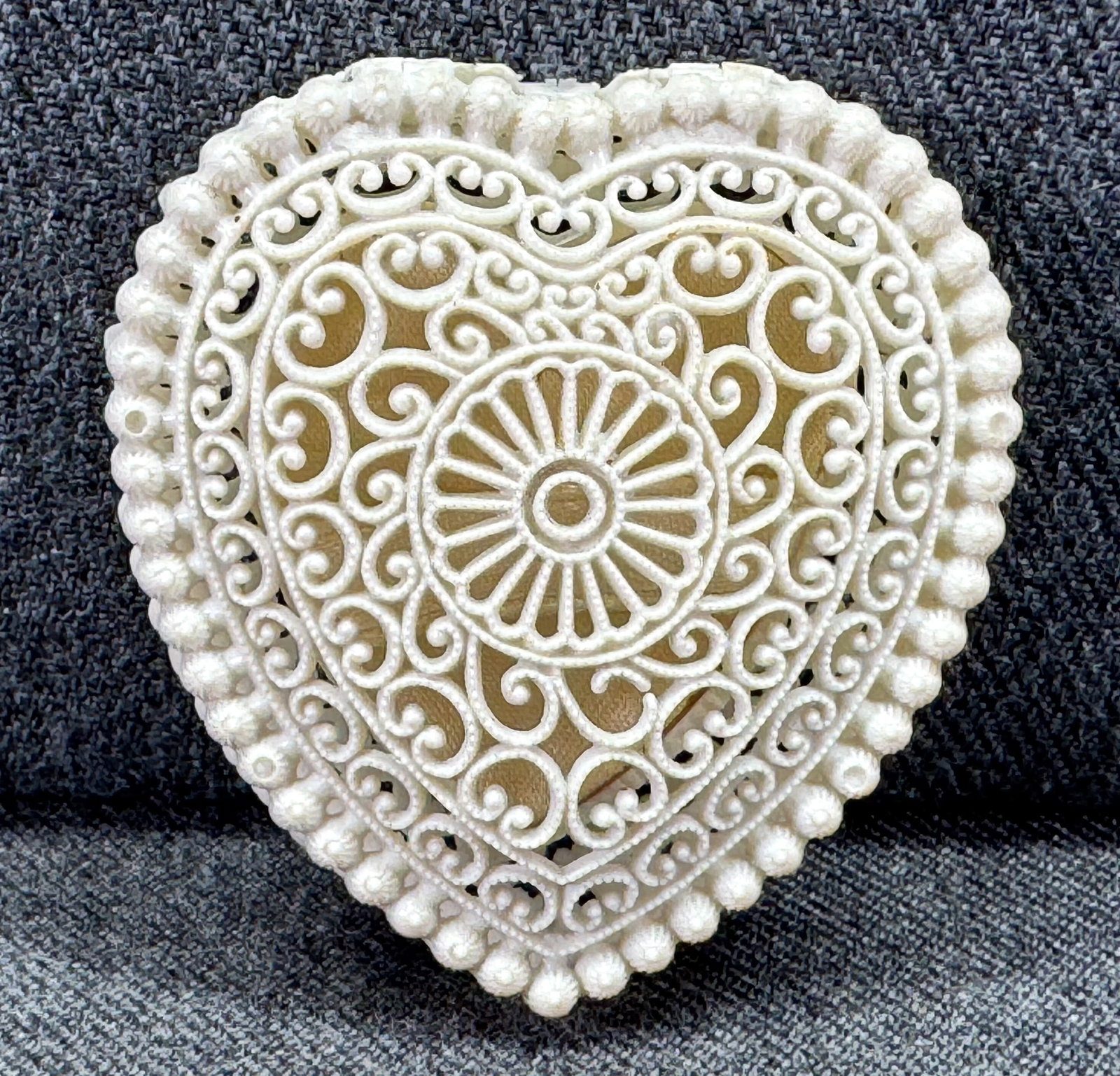 Vtg 1950s Dennison USA Plastic Heart Filigree Wedding Ring Box Holder (1 of 8)