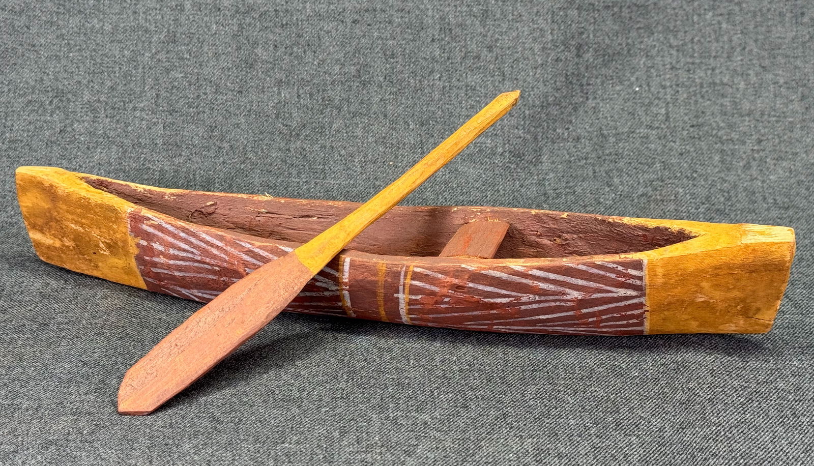 Aboriginal Australia Arnhem Land Model Canoe and Paddle.: IN HOUSE FLAT SHIPPING & HANDLING COST WITHIN ALL THE U.S. : $12. To bypass LiveShipping, and use our In-House shipping service for $12 or shipping combined for multiple lots, please select “Arrange