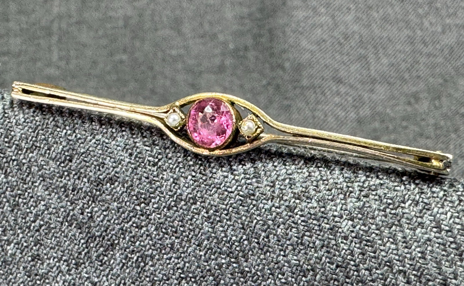 Vintage Andreas Daub open back crystal & faux pearls gold-filled brooch pin: IN HOUSE FLAT SHIPPING & HANDLING COST WITHIN ALL THE U.S. : $7. To bypass LiveShipping, and use our In-House shipping service for $7 or shipping combined for multiple lots, please select “Arrange Y