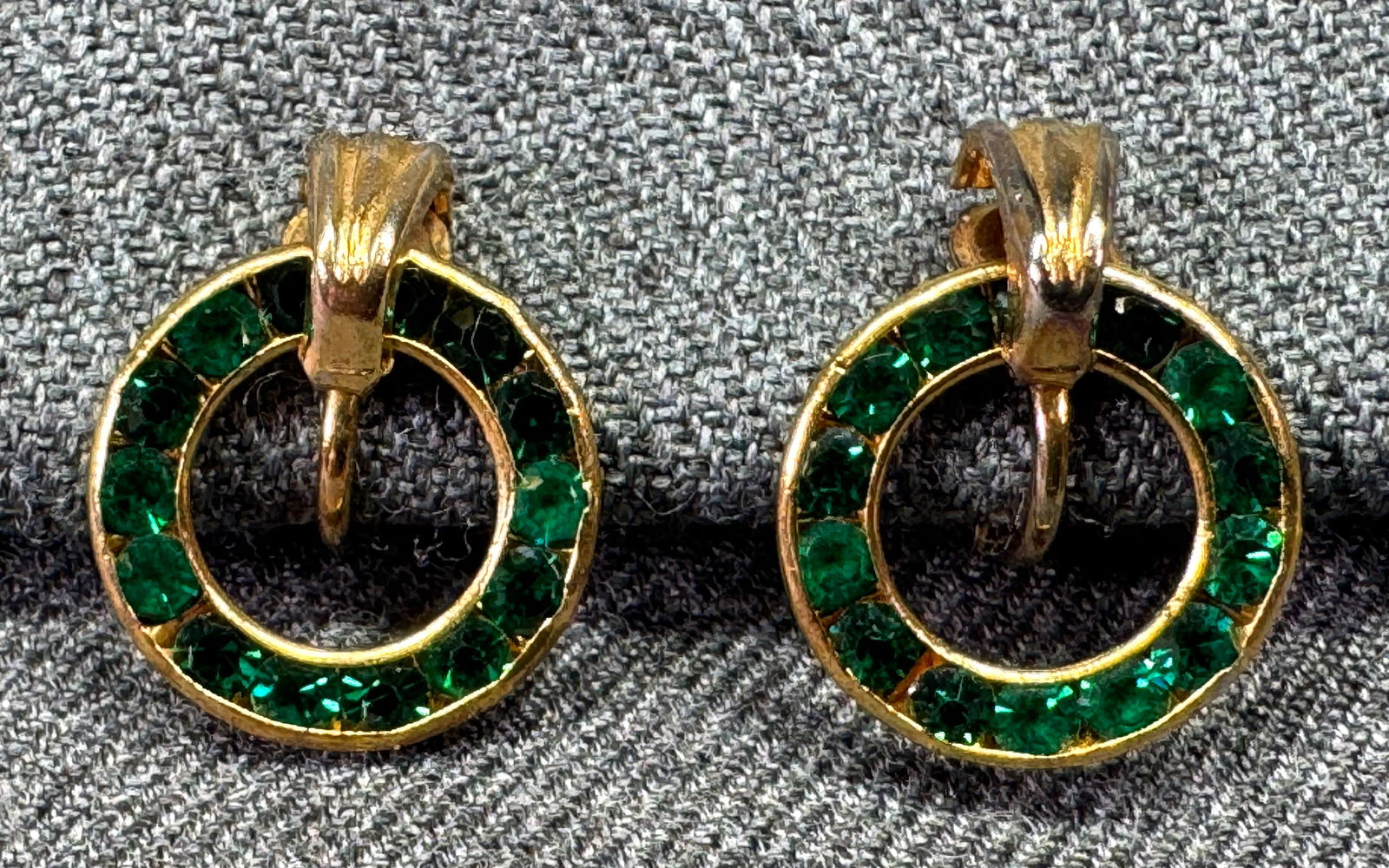 Vintage green crystals gold-toned setting hoop clip earrings (1 of 6)