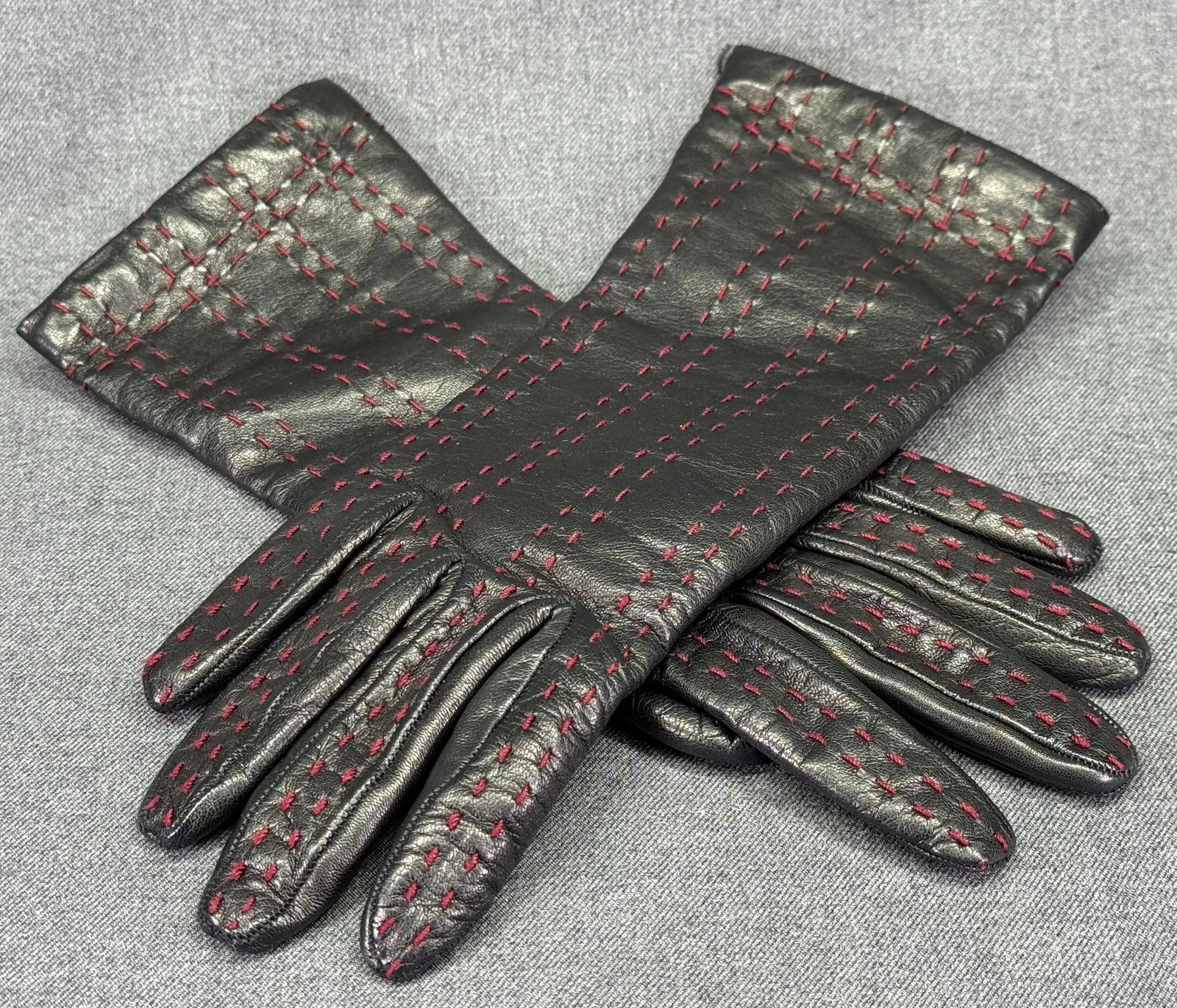 Vintage Italian Lambertson Truex red stitching black leather w/ Cashmere lining gloves (1 of 6)