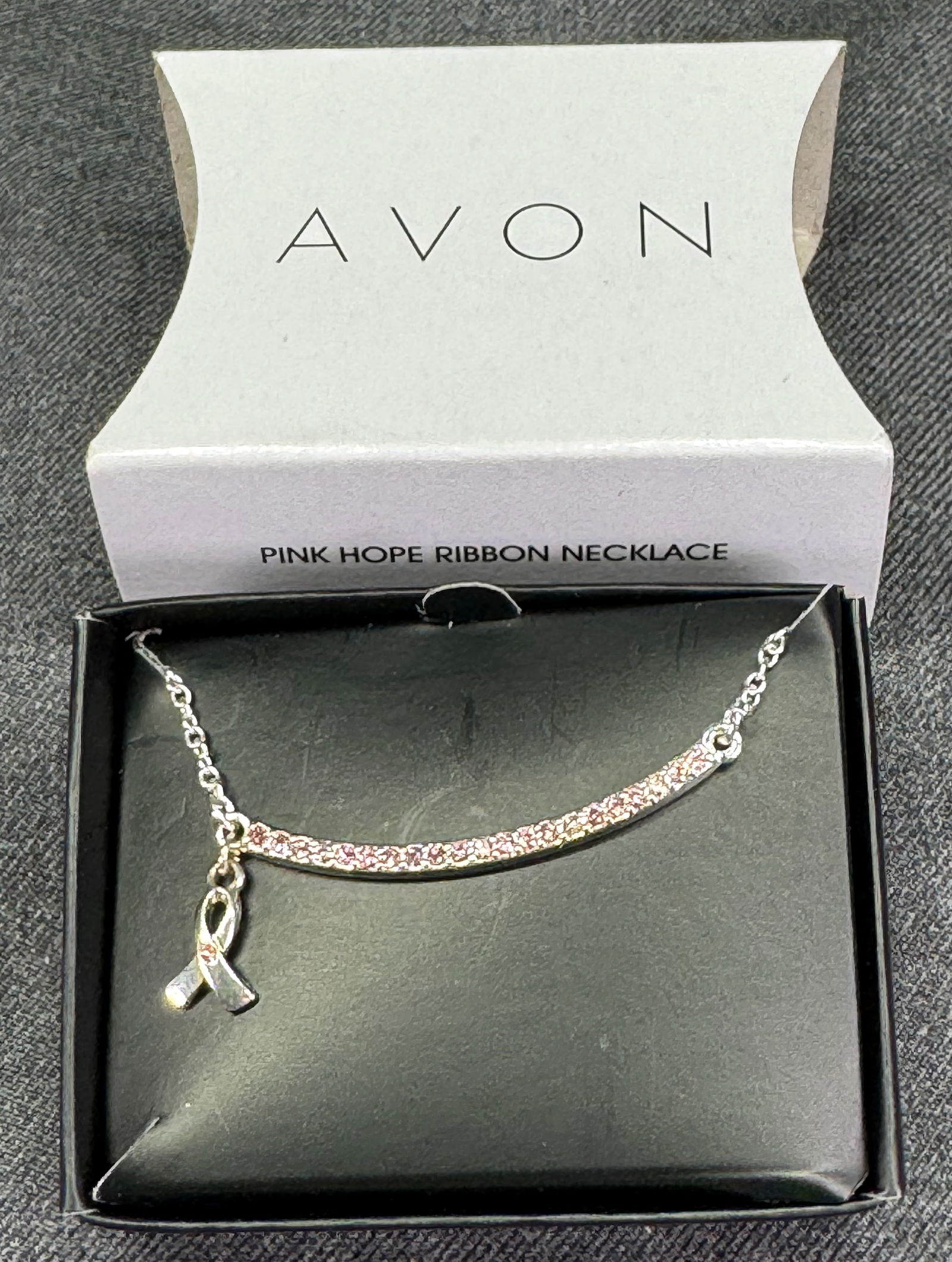 Avon jewelled gold-toned pink hope ribbon necklace in box (1 of 8)