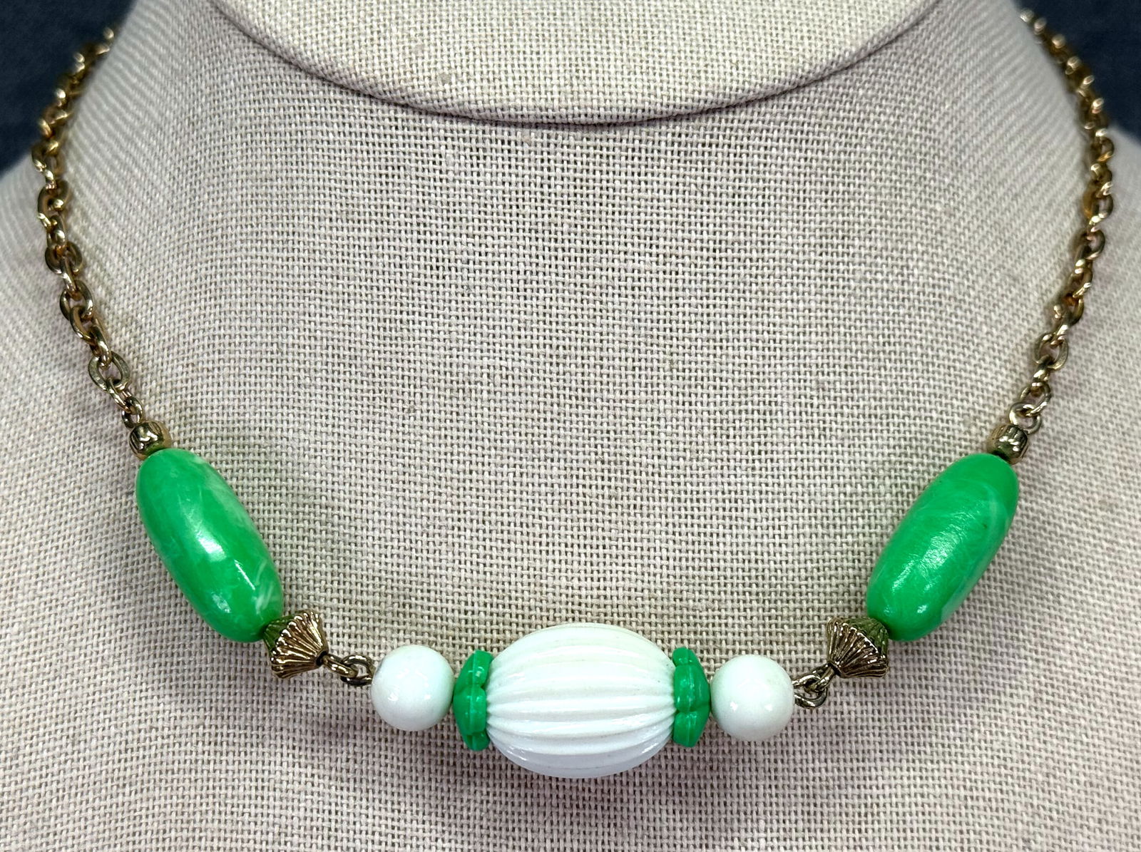 Vintage Avon 1975 "Come Summer" white & green lucite gold-toned metal necklace (1 of 5)