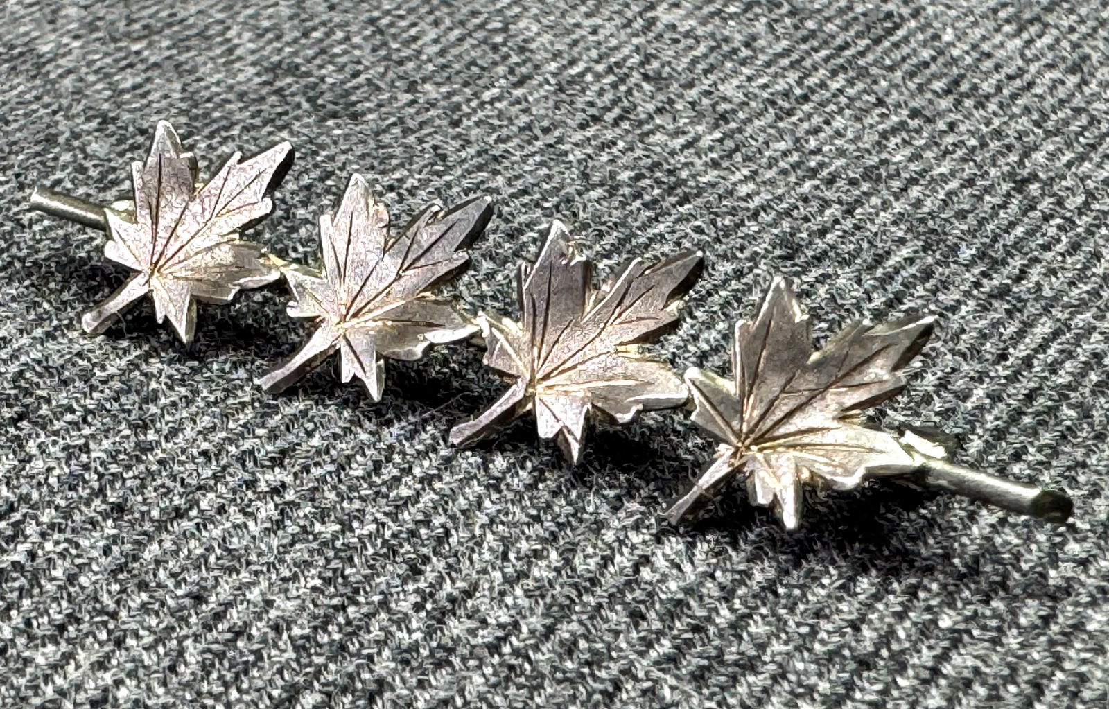 Vintage engraved brushed sterling silver maple leaves brooch pin (1 of 7)