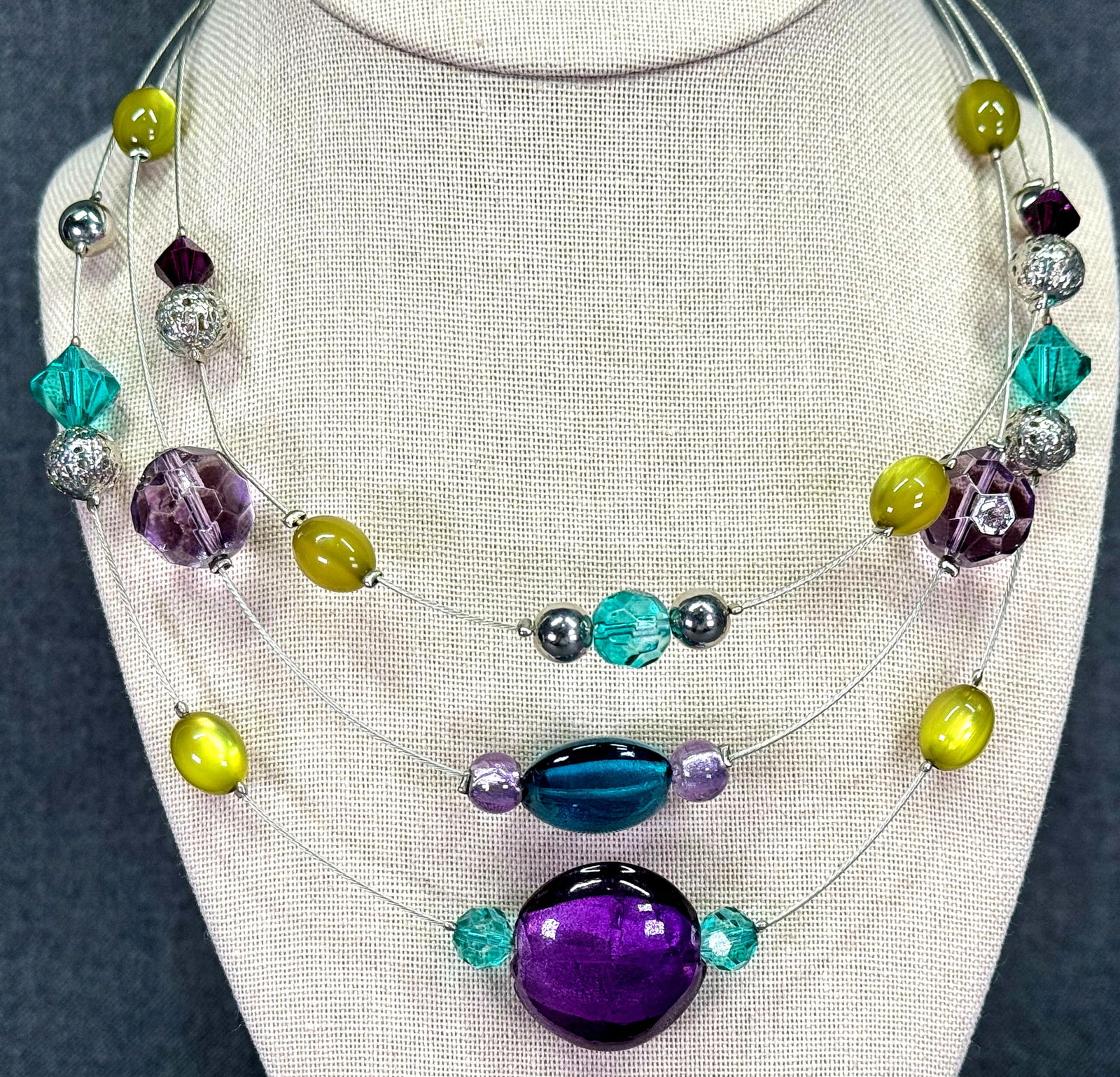 Vintage glass, plastic & metal beads three wire strands bib necklace (1 of 5)