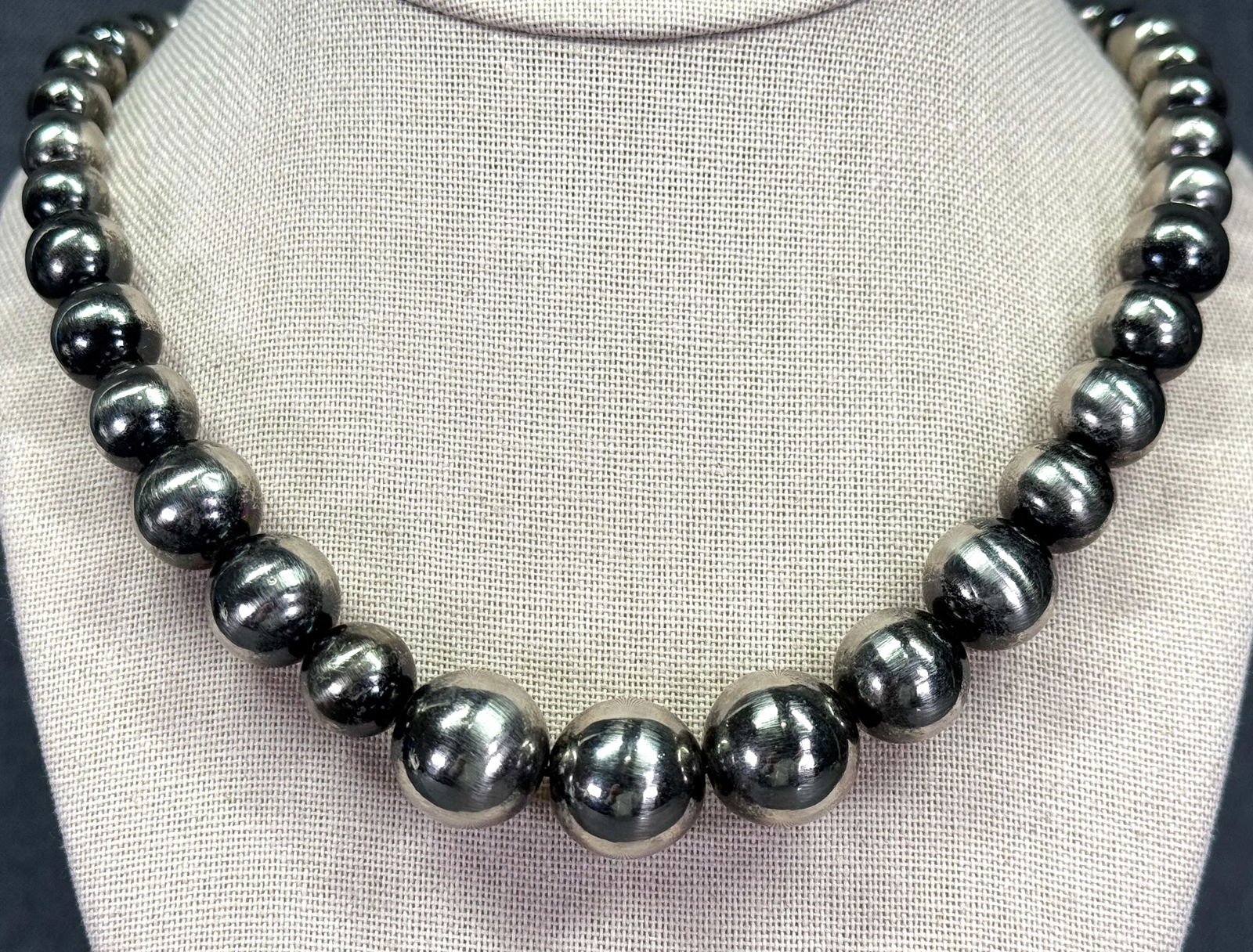 Vintage graduated silvertoned metal beads chain string necklace (1 of 6)