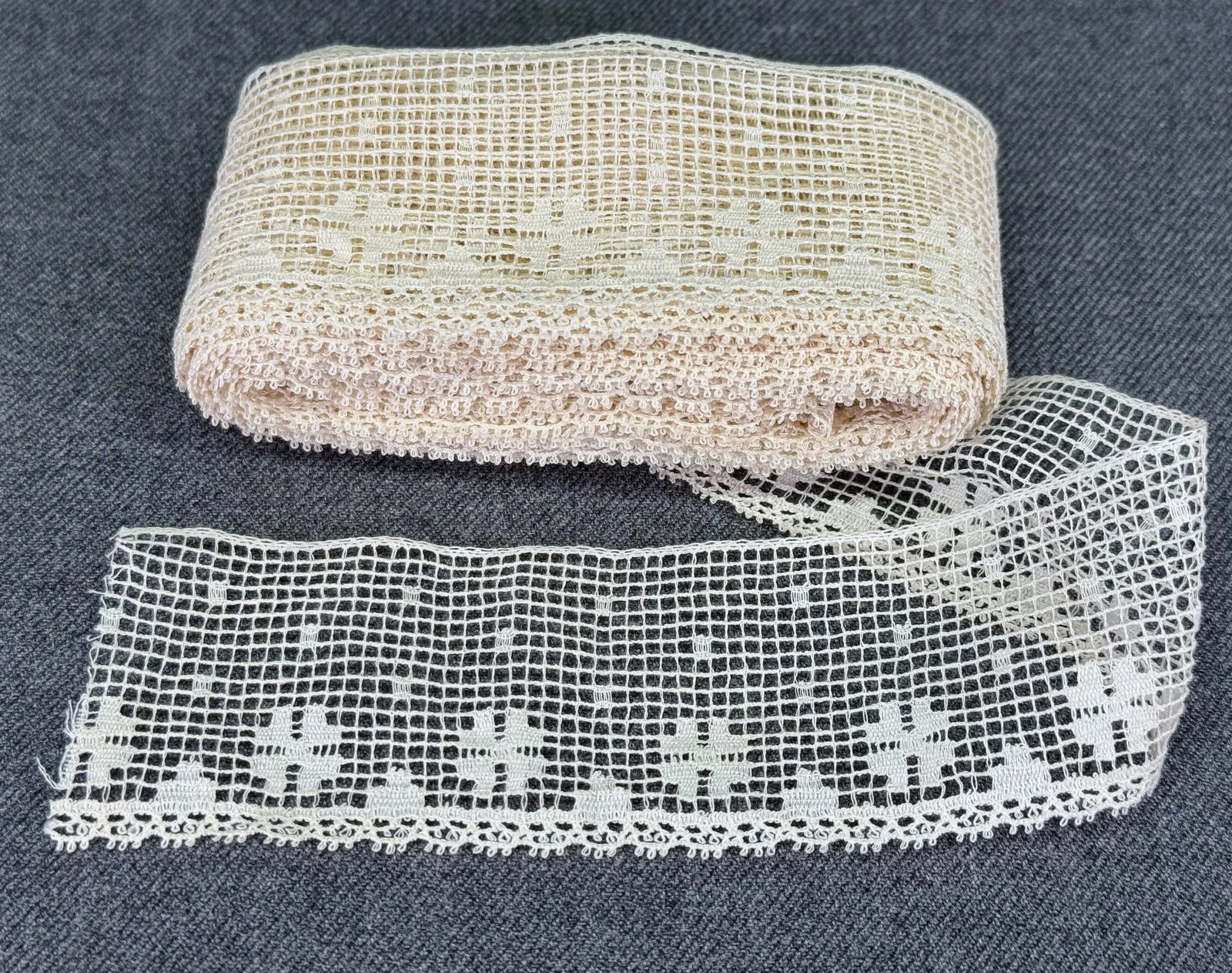 Antique Vintage lace trim. Unused: Antique Vintage lace trim. 3 & 3/4 yards long. For measures please refer to the pictures taken with a measuring tape. IN HOUSE Estimated* shipping and handling cost within the U.S. : $7 We combine shi