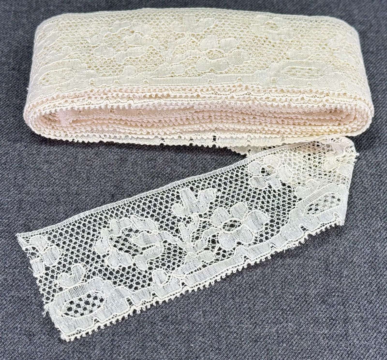 Vintage flower and leaves lace trim. Unused.: Vintage flower and leaves lace trim. Unused. 5 Yards long . For measures please refer to the pictures taken with a measuring tape. IN HOUSE Estimated* shipping and handling cost within the U.S. : $7 W