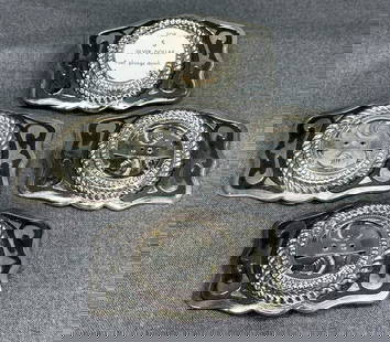 Vintage Western black paint silvertone metal insert a Silver Dollar heavy belt buckle. Lot of 4: Vintage Western black paint silvertone metal insert a Silver Dollar heavy belt buckle. Lot of 4. Unmarked. For measures please refer to the picture taken with a measuring tape. Weight: 400 Grams. IN H