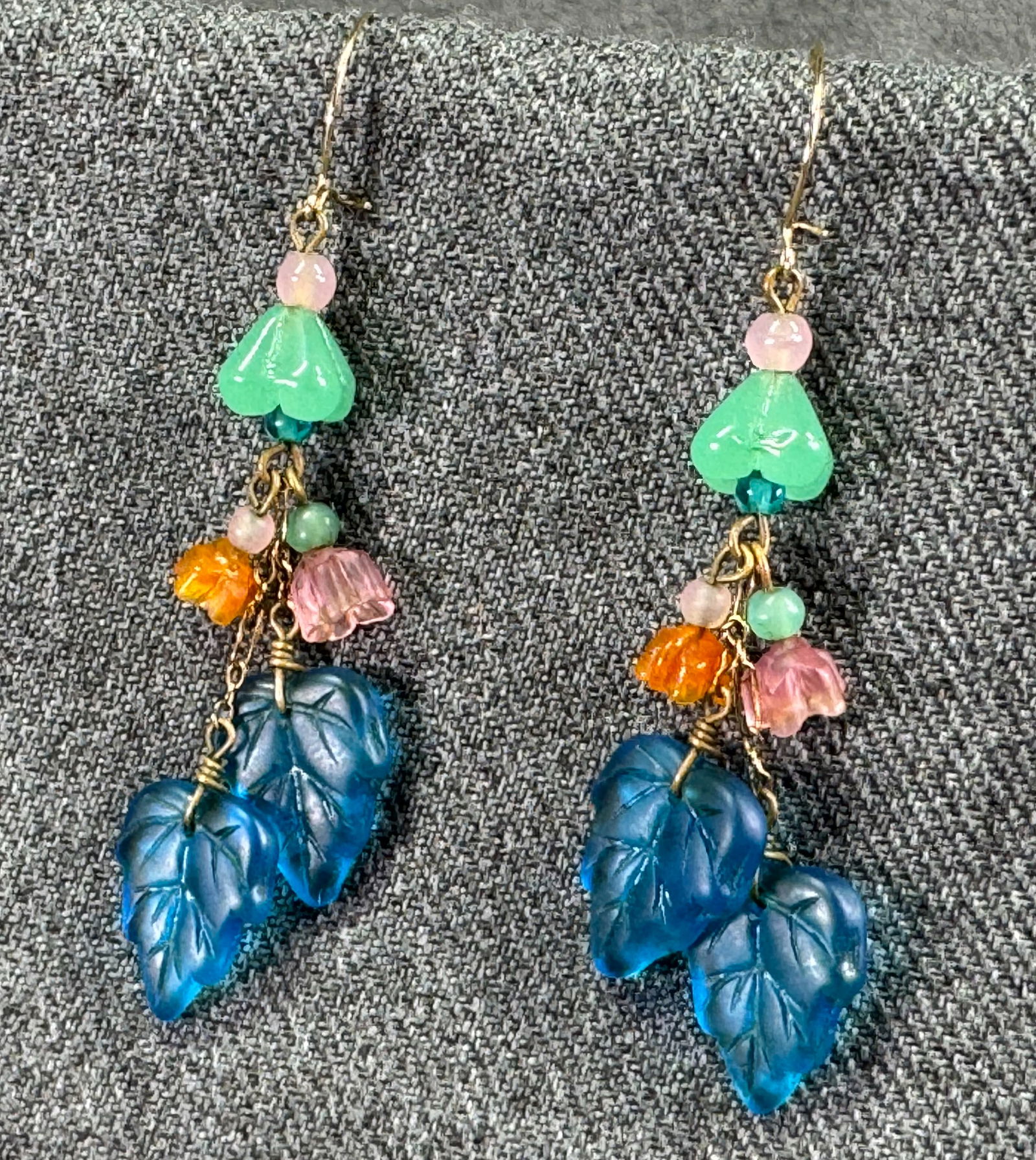 Vintage color glass blossom flowers & leaves cluster hook earrings. (1 of 5)