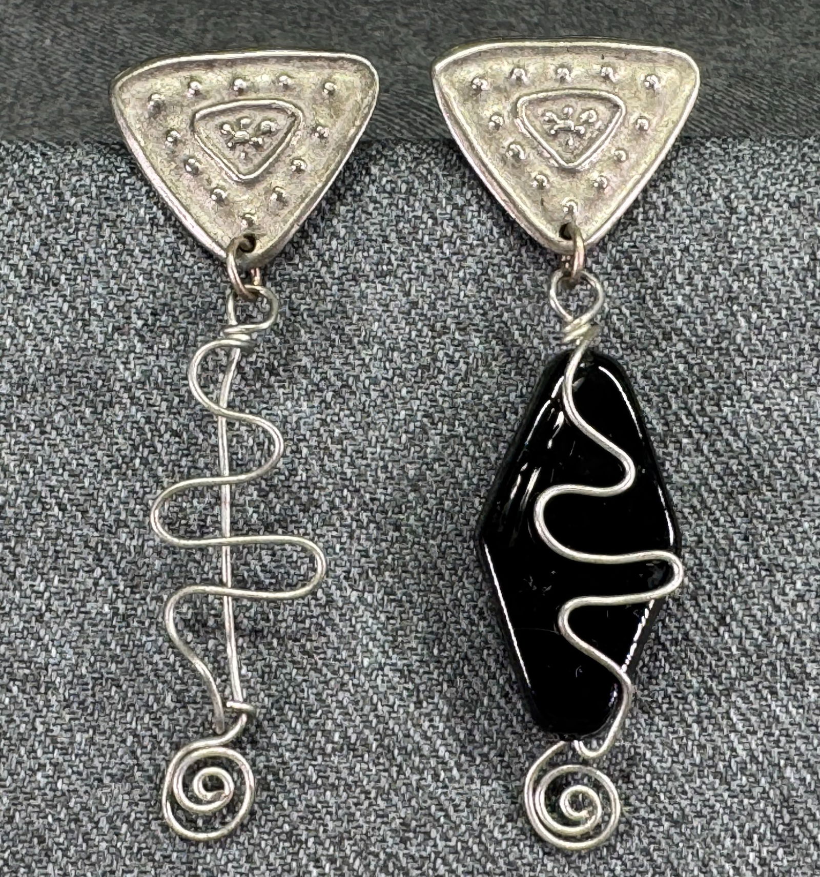 Vintage wrapped black glass stone assimetric stud earrings (1 of 6)