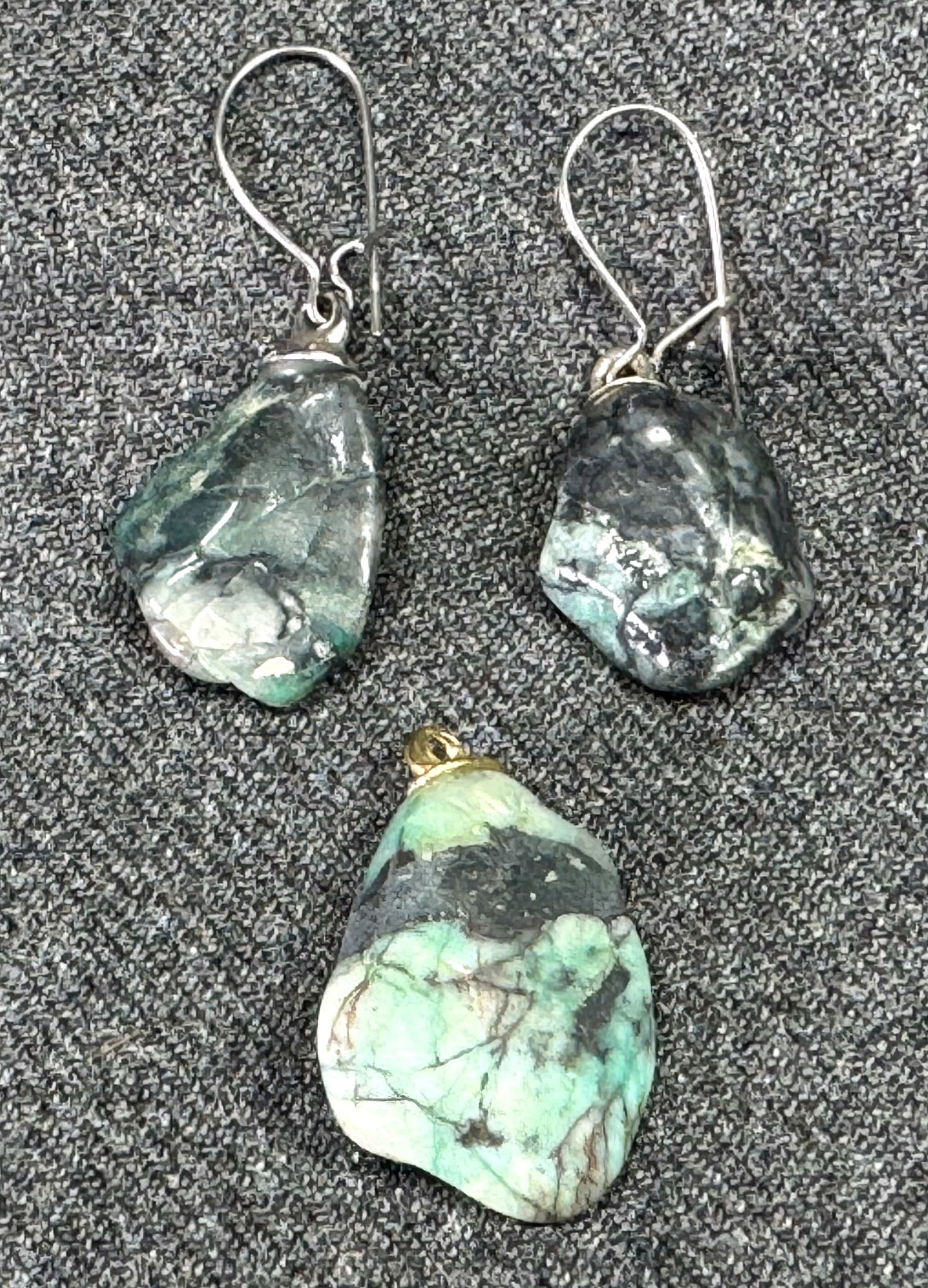 Vintage tumbled emerald stone pendant and pierced earrings  #8 (1 of 4)