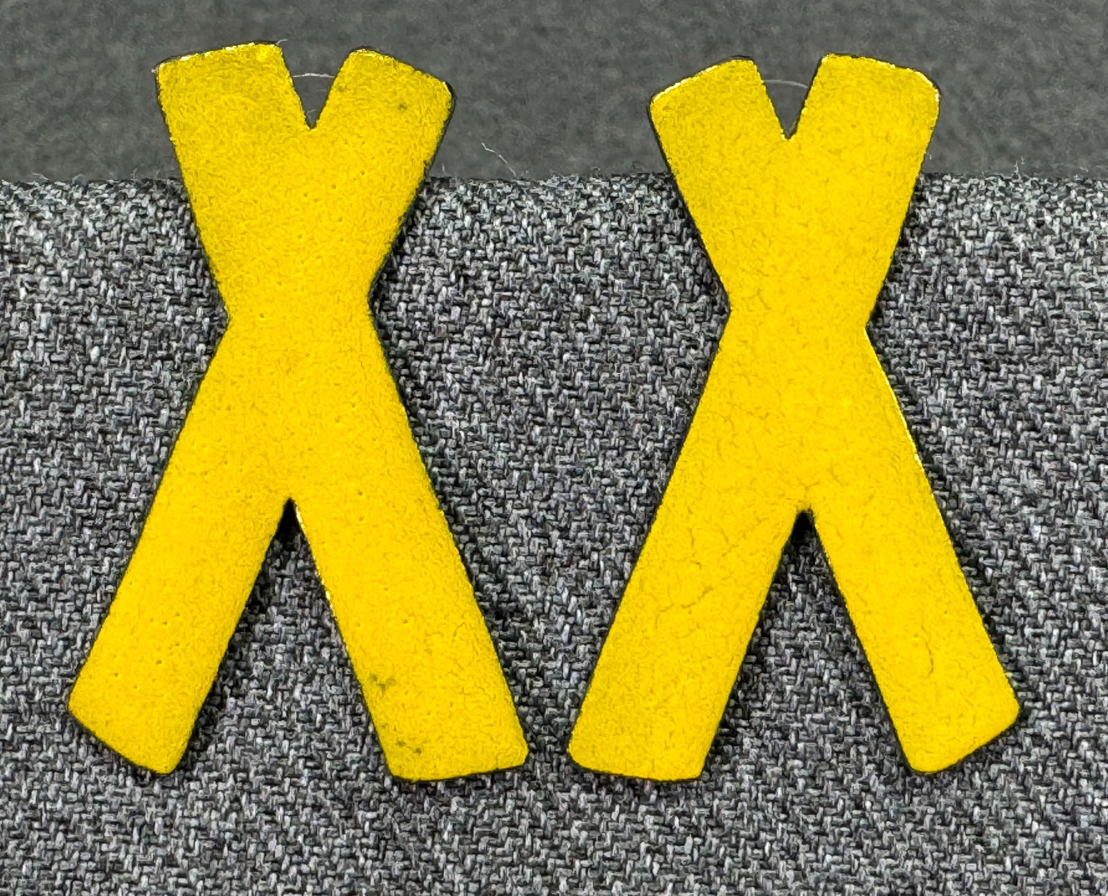 Vintage MCM Yellowish enamel copper stud earrings: Vintage MCM Yellowish enamel copper stud earrings. Unmarked. 925 sterling silver & plastic pusch backs. For measures please refer to the pictures taken with a measuring tape. Weight: 7 Grams. This is