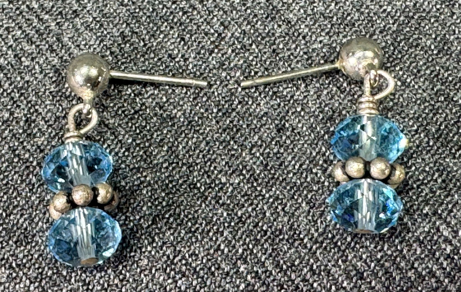 Vintage faceted sky blue crystal sterling silver stud earrings: IN HOUSE FLAT SHIPPING & HANDLING COST WITHIN ALL THE U.S. : $7 To bypass LiveShipping, and use our In-House shipping service for $7 or shipping combined for multiple lots, please select “Arrange Yo