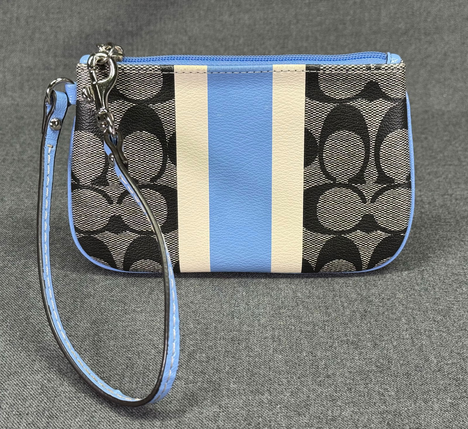 Coach Heritage Stripe corner zip wristlet wallet purse.: IN HOUSE FLAT SHIPPING & HANDLING COST WITHIN ALL THE U.S. : $8 To bypass LiveShipping, and use our In-House shipping service for $8 or shipping combined for multiple lots, please select “Arrange Yo