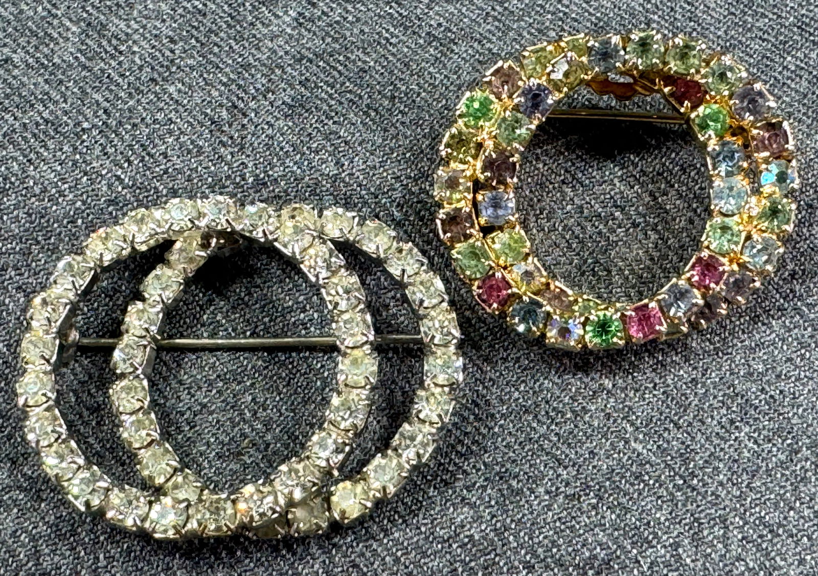 Vintage clear silvertone & pastel colors goldtone rhinestones & metal infinity pin brooches: IN HOUSE FLAT SHIPPING & HANDLING COST WITHIN ALL THE U.S. : $7 To bypass LiveShipping, and use our In-House shipping service for $7 or shipping combined for multiple lots, please select “Arrange Yo