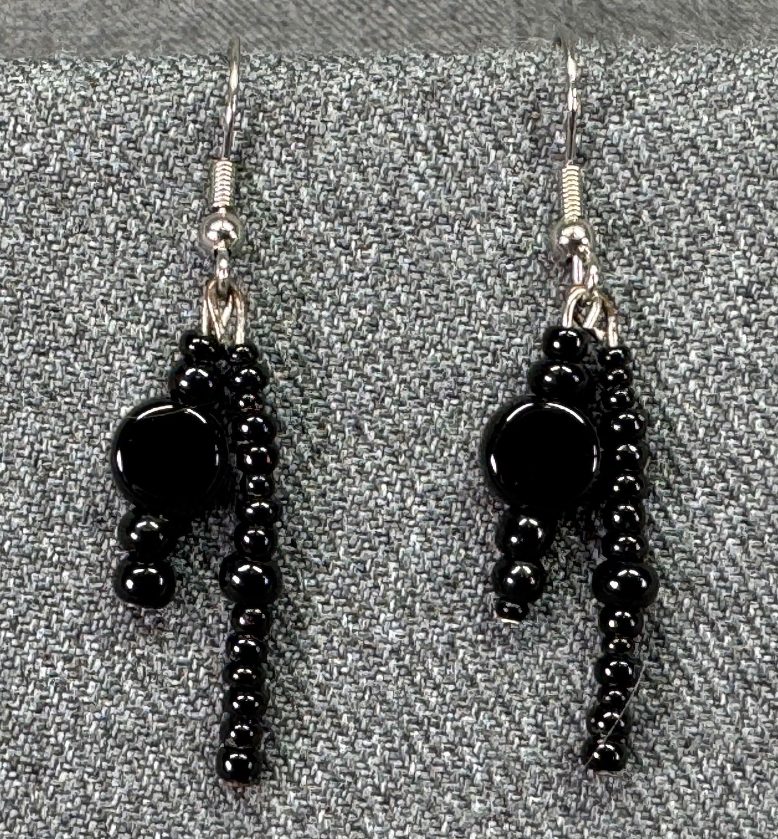 Black glass beads dangles silver-toned hook earrings: IN HOUSE FLAT SHIPPING & HANDLING COST WITHIN ALL THE U.S. : $7 To bypass LiveShipping, and use our In-House shipping service for $7 or shipping combined for multiple lots, please select “Arrange Yo