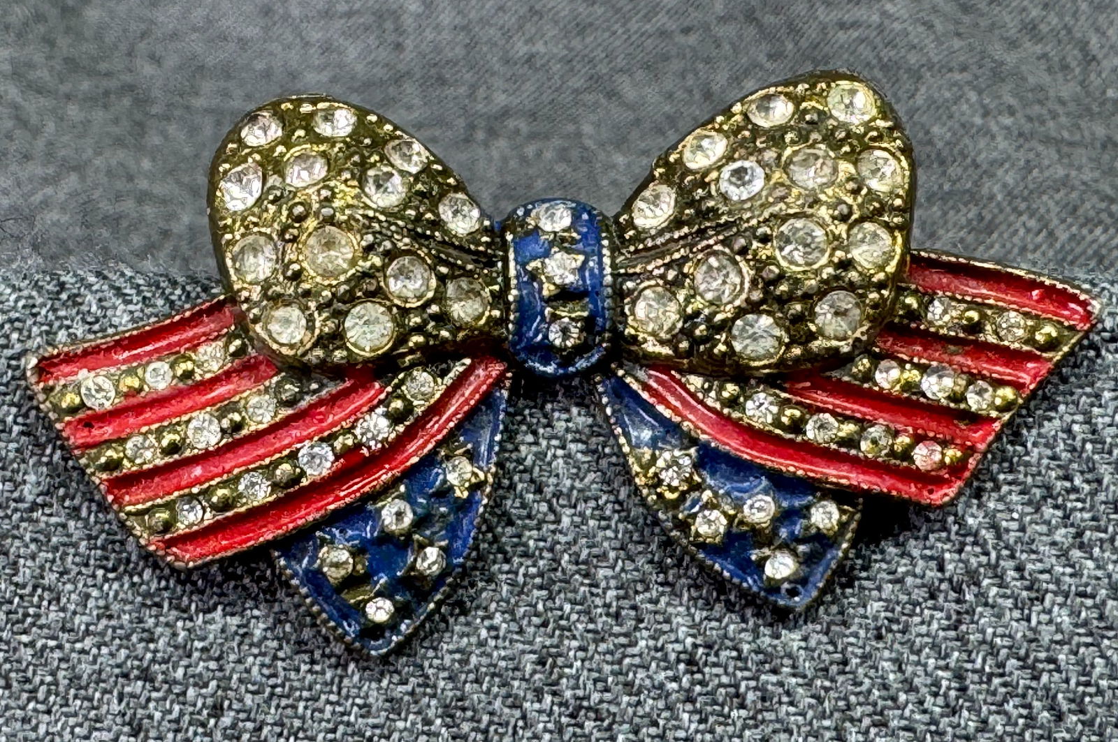 Vintage enamel, crystals gold-toned pot metal patriotic ribbons in bow brooch pin: IN HOUSE FLAT SHIPPING & HANDLING COST WITHIN ALL THE U.S. : $7 To bypass LiveShipping, and use our In-House shipping service for $7 or shipping combined for multiple lots, please select “Arrange Yo