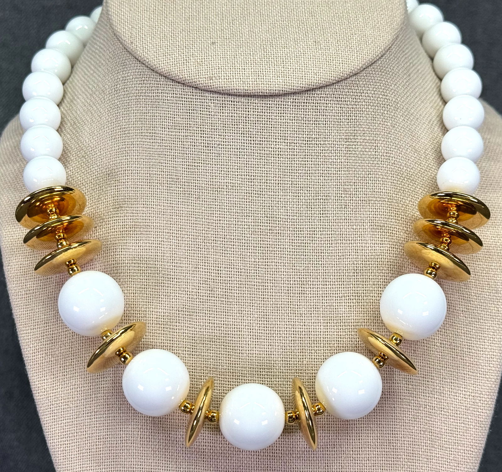Vintage Monet gold-toned disc and white plastic beaded necklace u: IN HOUSE FLAT SHIPPING & HANDLING COST WITHIN ALL THE U.S. : $7 To bypass LiveShipping, and use our In-House shipping service for $7 or shipping combined for multiple lots, please select “Arrange Yo