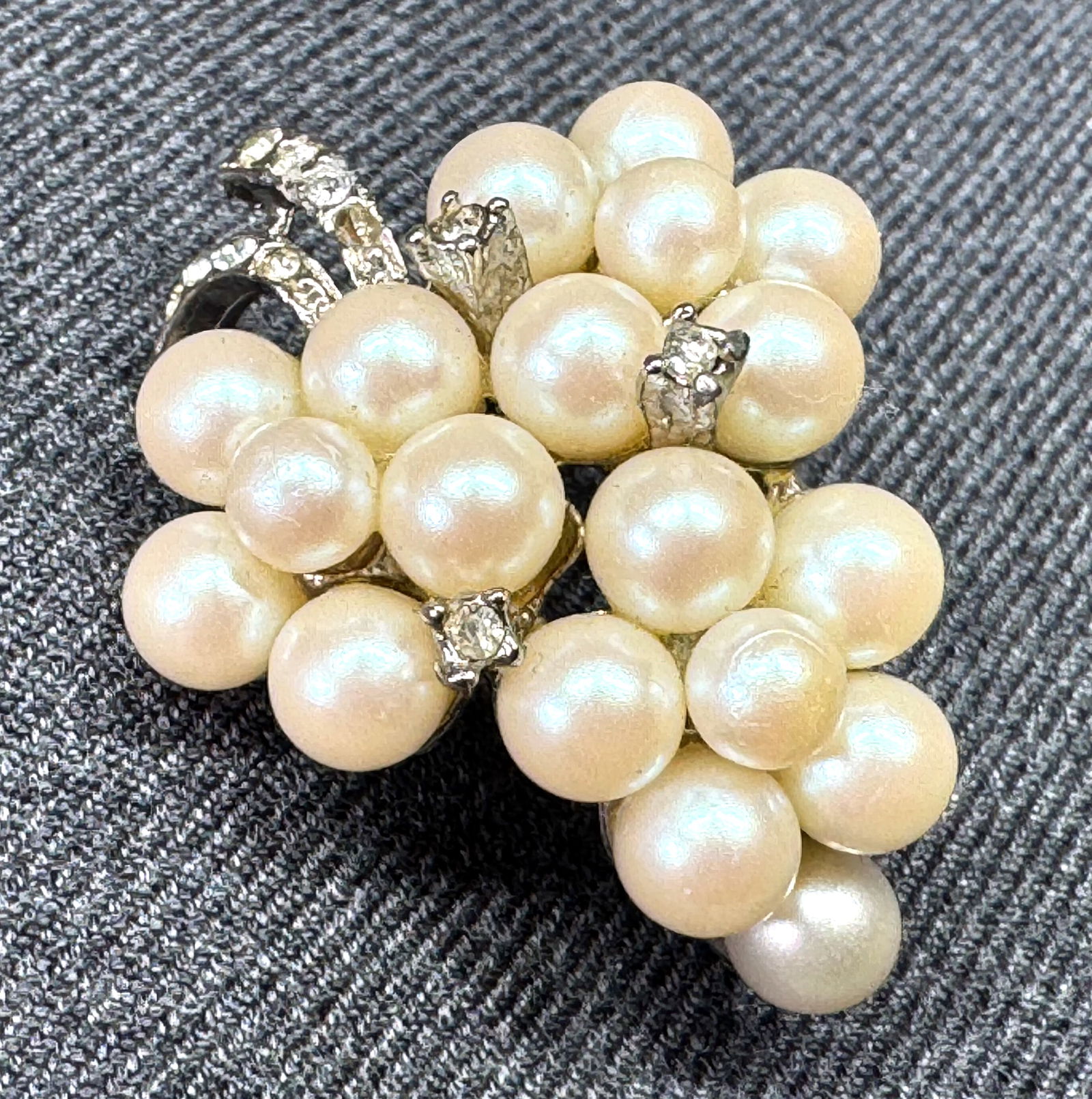 Vintage pearly beads & clear crystals flowers grape cluster brooch pin (1 of 5)
