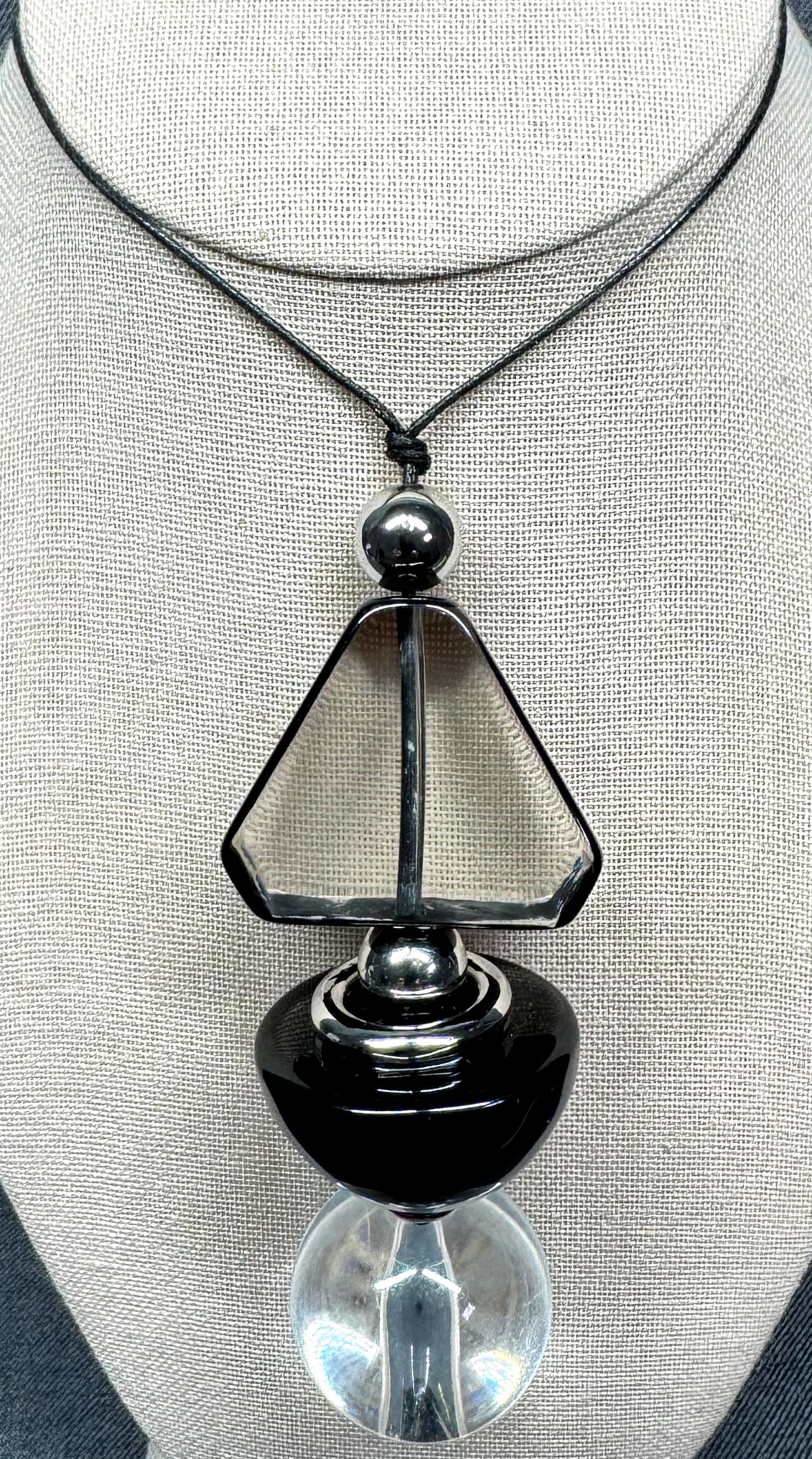 Vintage clear & black lucite silver-toned black cord choker necklace. V: IN HOUSE FLAT SHIPPING & HANDLING COST WITHIN ALL THE U.S. : 7 To bypass LiveShipping, and use our In-House shipping service for 7 or shipping combined for multiple lots, please select “Arrange