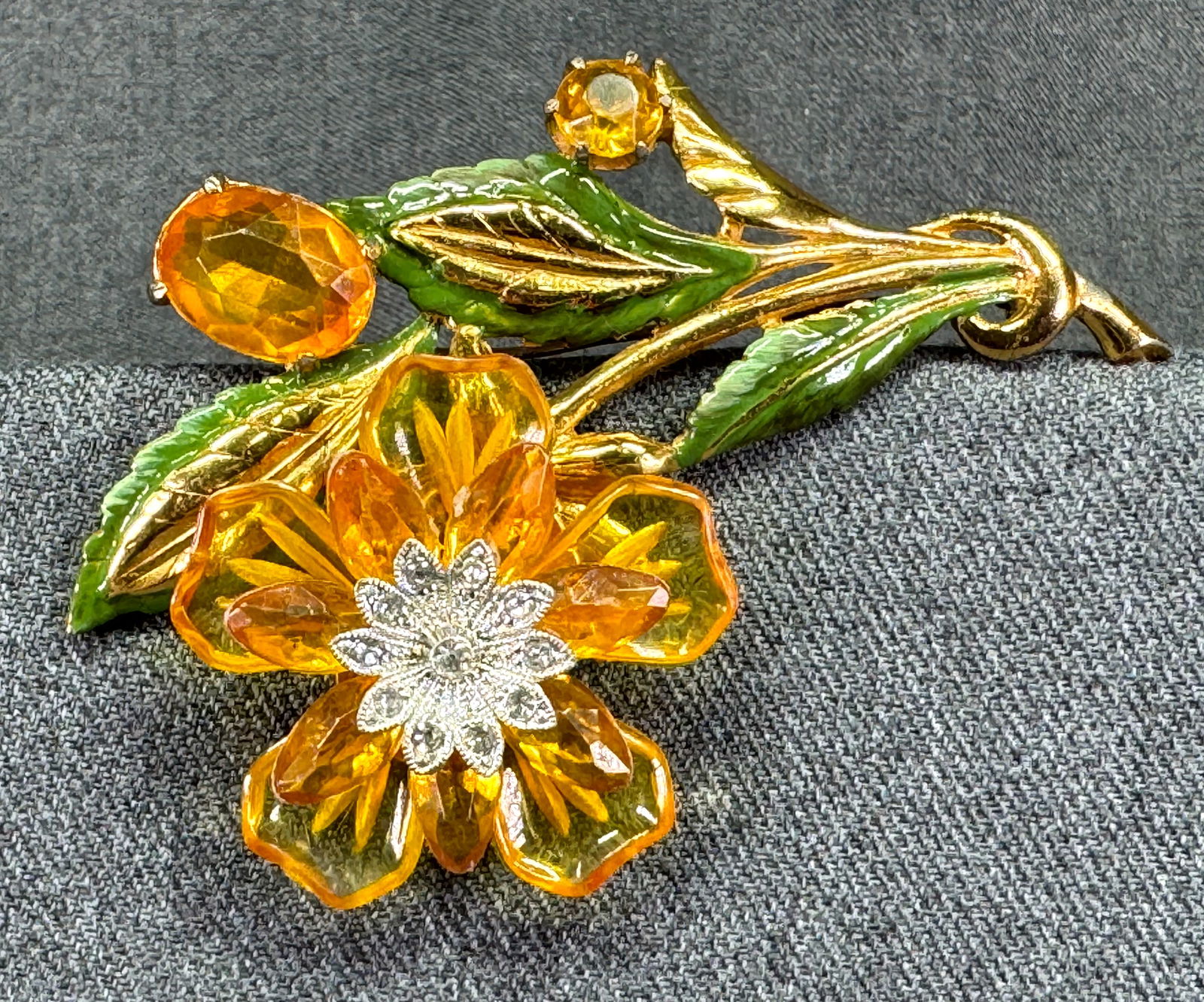 Antique clear crystals, amber plastic, enamel pot metal flower brooch pin: IN HOUSE FLAT SHIPPING & HANDLING COST WITHIN ALL THE U.S. : 7 To bypass LiveShipping, and use our In-House shipping service for 7 or shipping combined for multiple lots, please select “Arrange