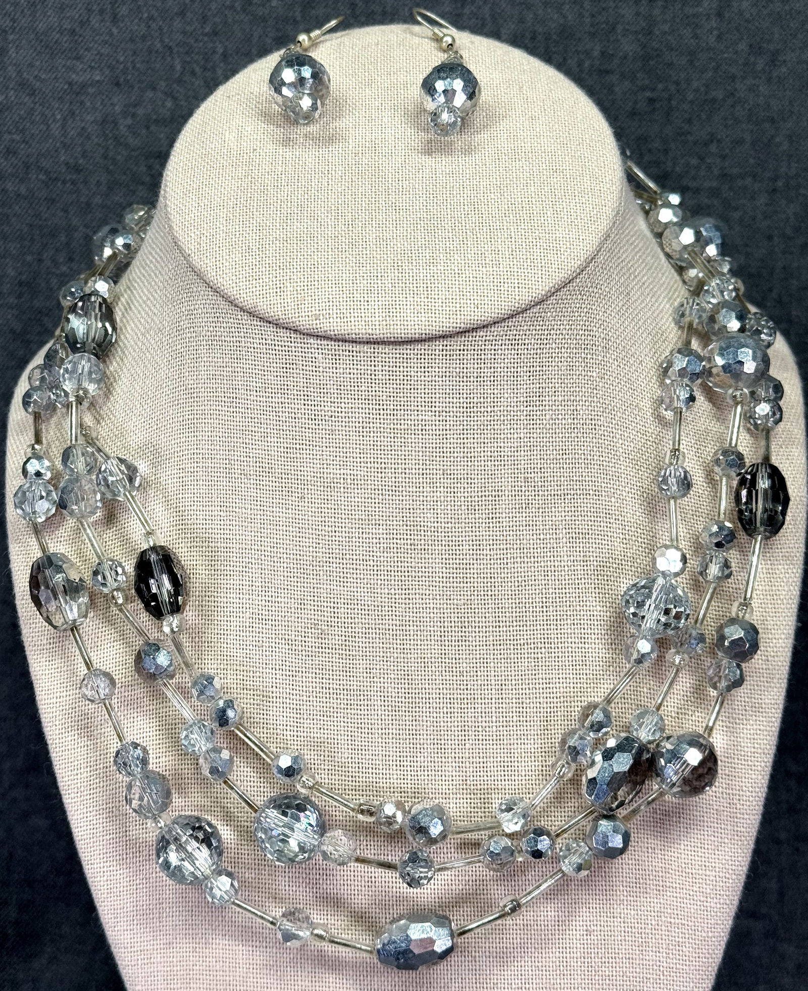 Vintage mirrorer & clear glass beaded flapper style necklace & hook earrings: IN HOUSE FLAT SHIPPING & HANDLING COST WITHIN ALL THE U.S. : 7 To bypass LiveShipping, and use our In-House shipping service for 7 or shipping combined for multiple lots, plase select “Arrange Y