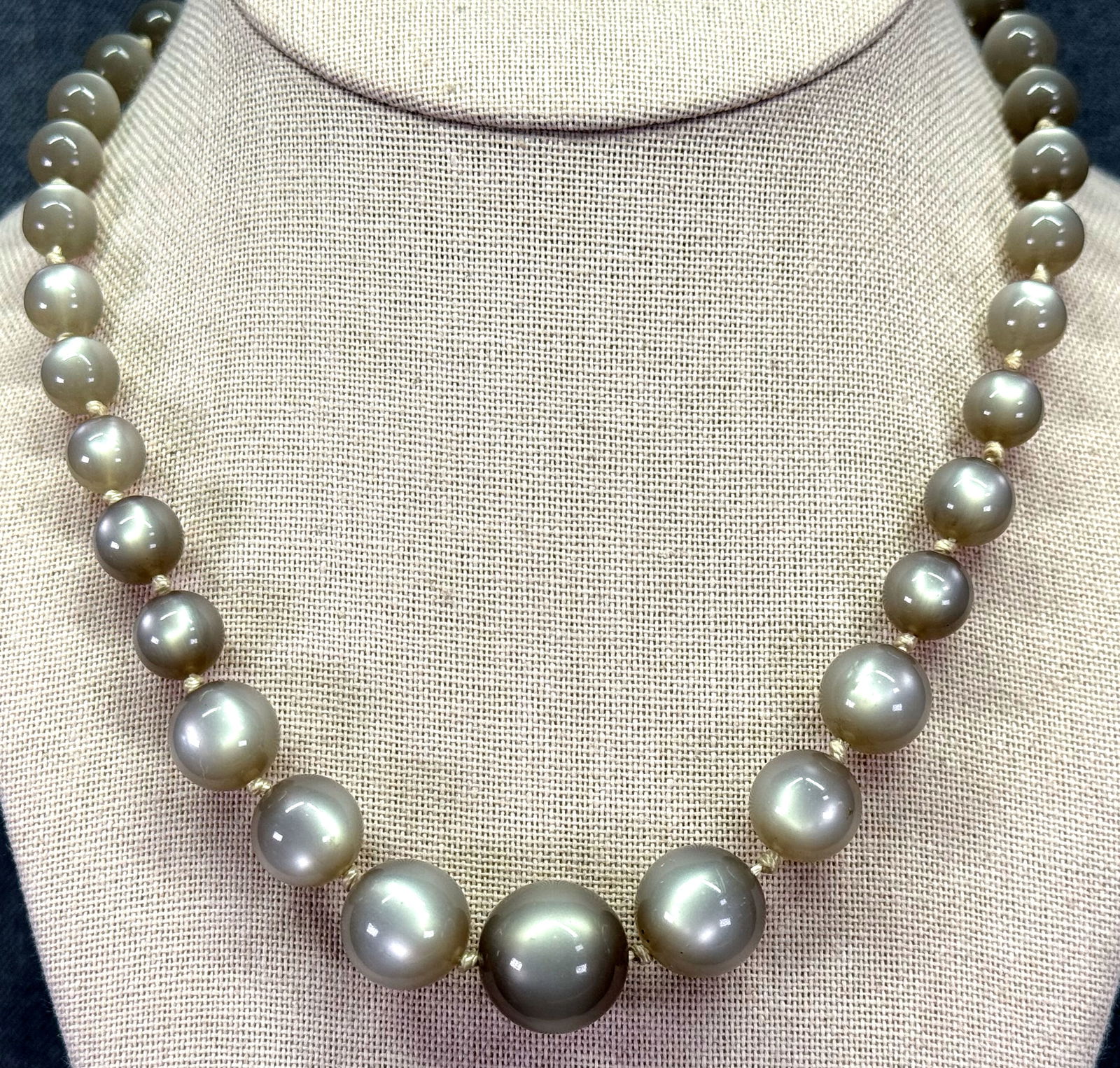 Vintage graduated moonglow lucite collar necklace. V: IN HOUSE FLAT SHIPPING & HANDLING COST WITHIN ALL THE U.S. : 7 To bypass LiveShipping, and use our In-House shipping service for 7 or shipping combined for multiple lots, please select “Arrange