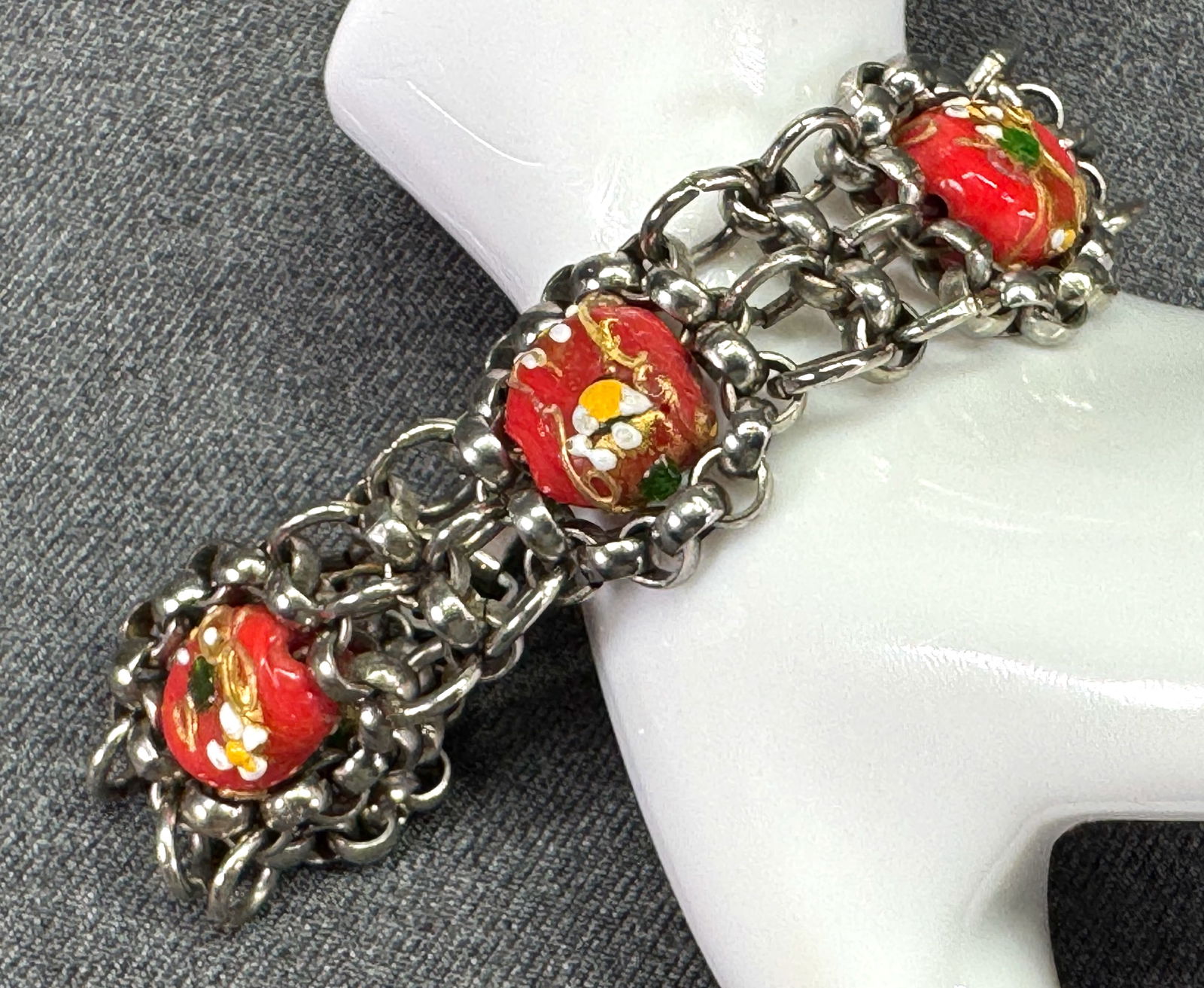 Vintage artsy crafted Murano glass cake style beads silver-toned mesh flowers bracelet . V: IN HOUSE FLAT SHIPPING & HANDLING COST WITHIN ALL THE U.S. : 7 To bypass LiveShipping, and use our In-House shipping service for 7 or shipping combined for multiple lots, please select “Arrange