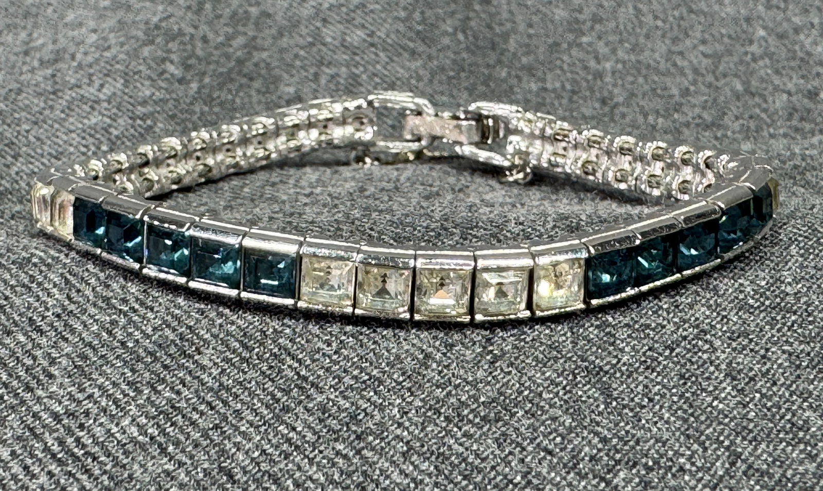 Vintage Ciner blue & clear crystals silver-toned tennis bracelet 1AJT: IN HOUSE FLAT SHIPPING & HANDLING COST WITHIN ALL THE U.S. : 7 To bypass LiveShipping, and use our In-House shipping service for 7 or shipping combined for multiple lots, please select “Arrange