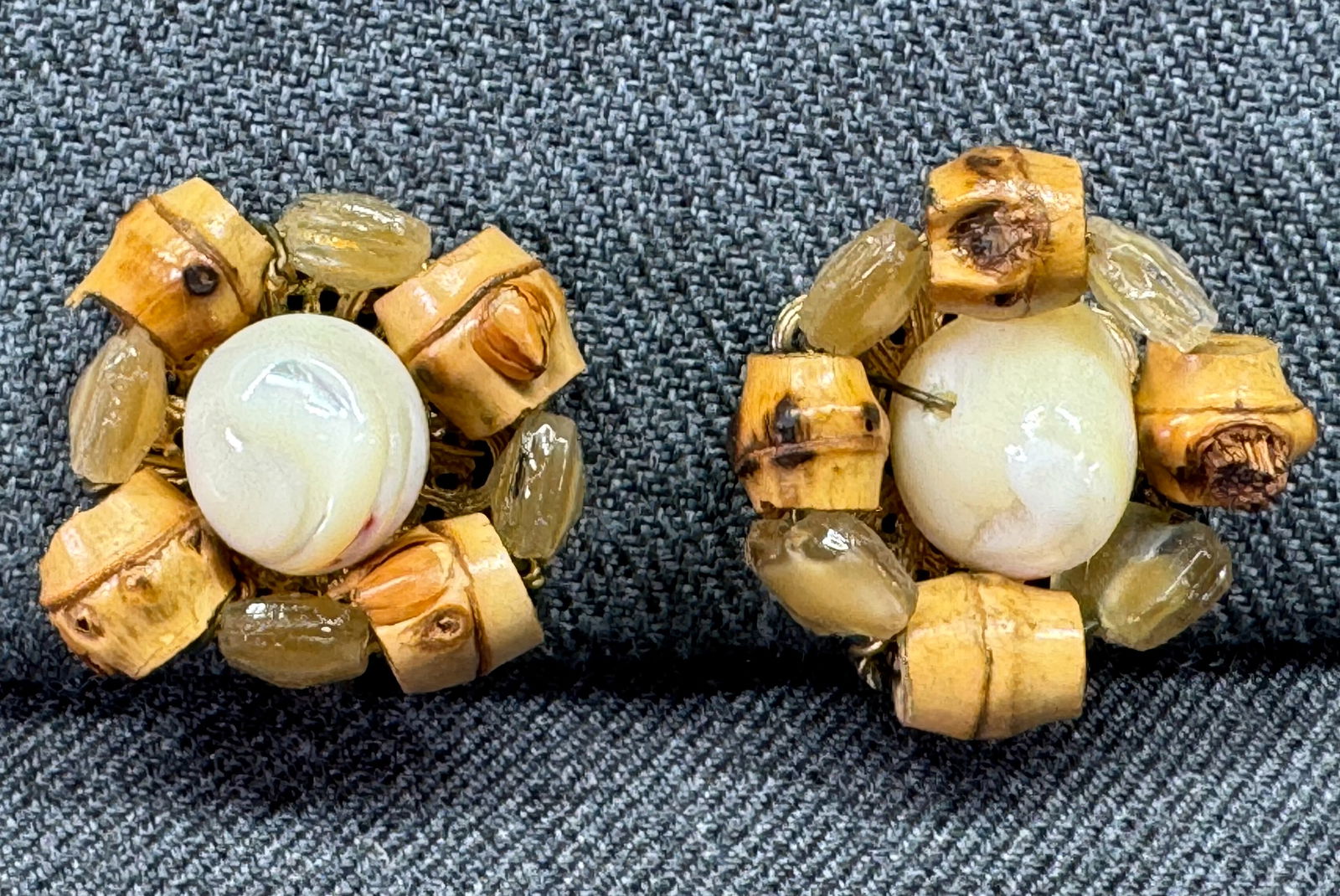 Vintage Accesorcraft NYC glass & cane beads screw back clip earrings: IN HOUSE FLAT SHIPPING & HANDLING COST WITHIN ALL THE U.S. : 7 To bypass LiveShipping, and use our In-House shipping service for 7 or shipping combined for multiple lots, plase select “Arrange Y