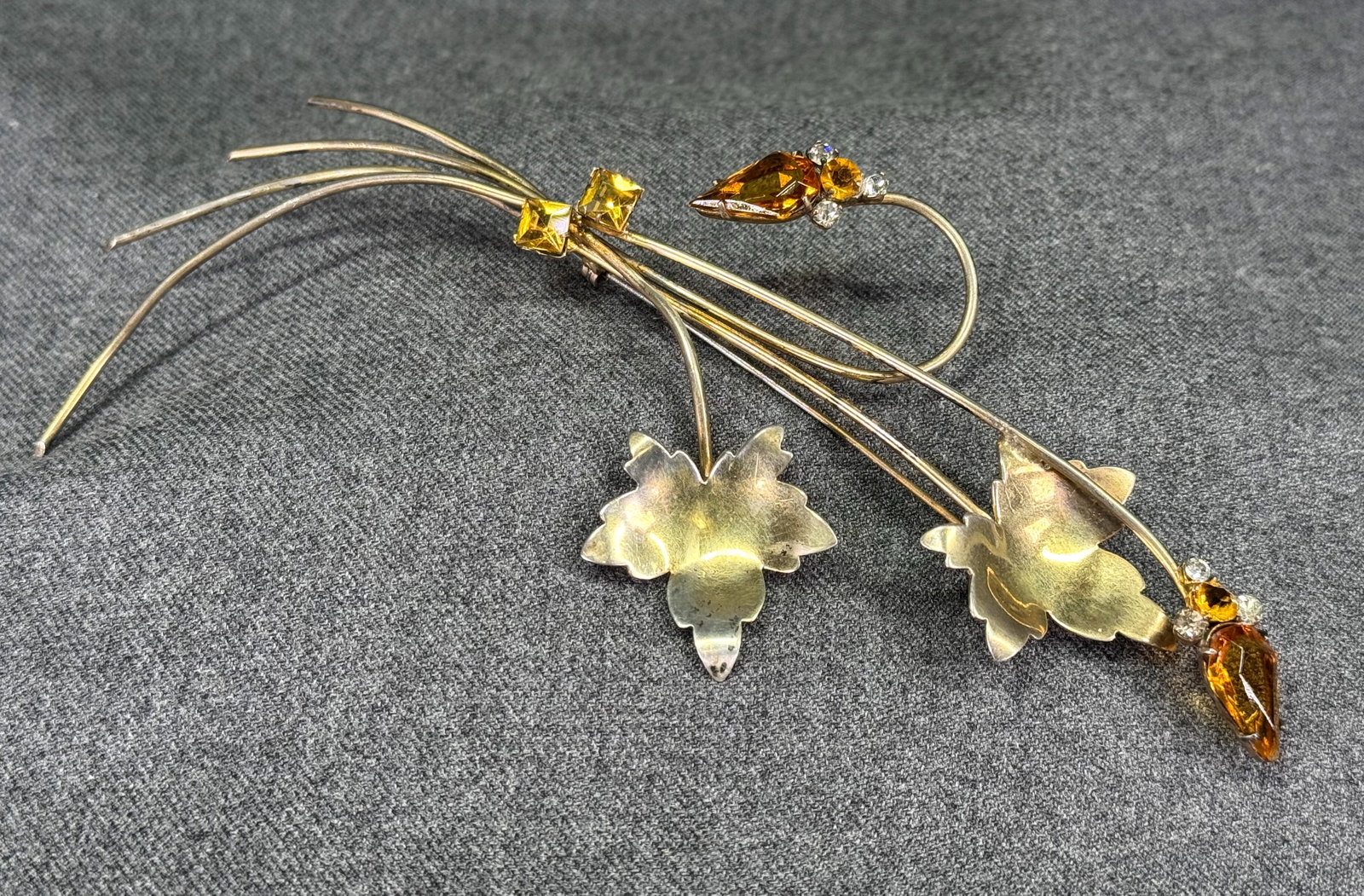 Vintage 40s large 6 inches openback crystals & rhinestones golden metal bouquet pin brooch: IN HOUSE FLAT SHIPPING & HANDLING COST WITHIN ALL THE U.S. : 7 To bypass LiveShipping, and use our In-House shipping service for 7 or shipping combined for multiple lots, please select “Arrange 