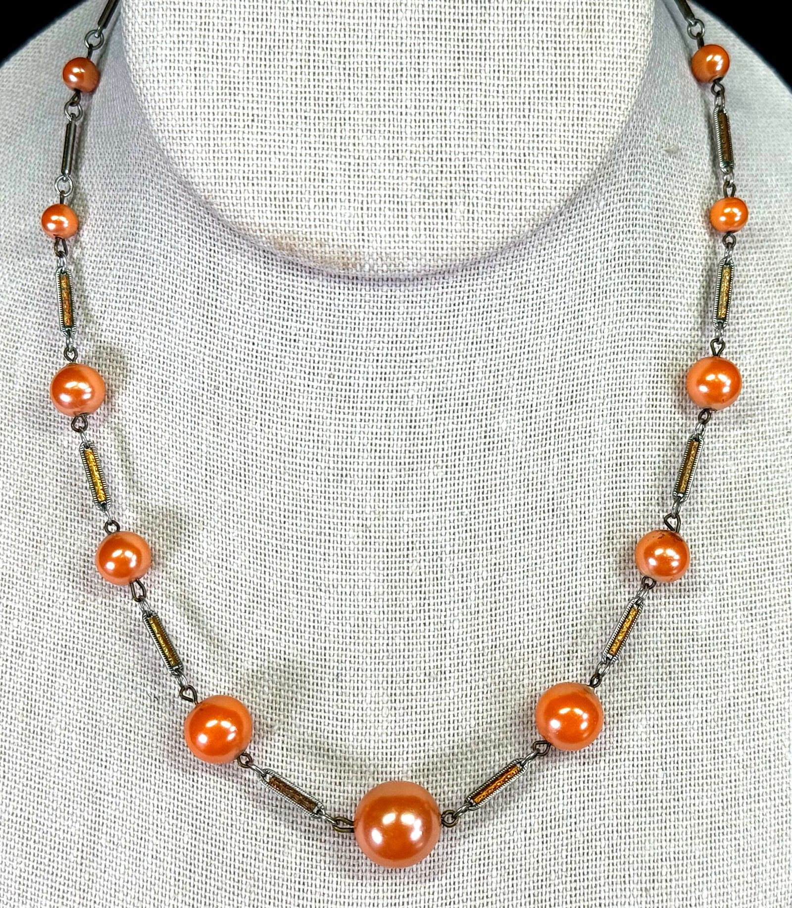 Antique art deco pearly orangine beads silvertone & coppertone links chain collar necklace.: IN HOUSE FLAT SHIPPING & HANDLING COST WITHIN ALL THE U.S. : 7 To bypass LiveShipping, and use our In-House shipping service for 7 or shipping combined for multiple lots, please select “Arrange