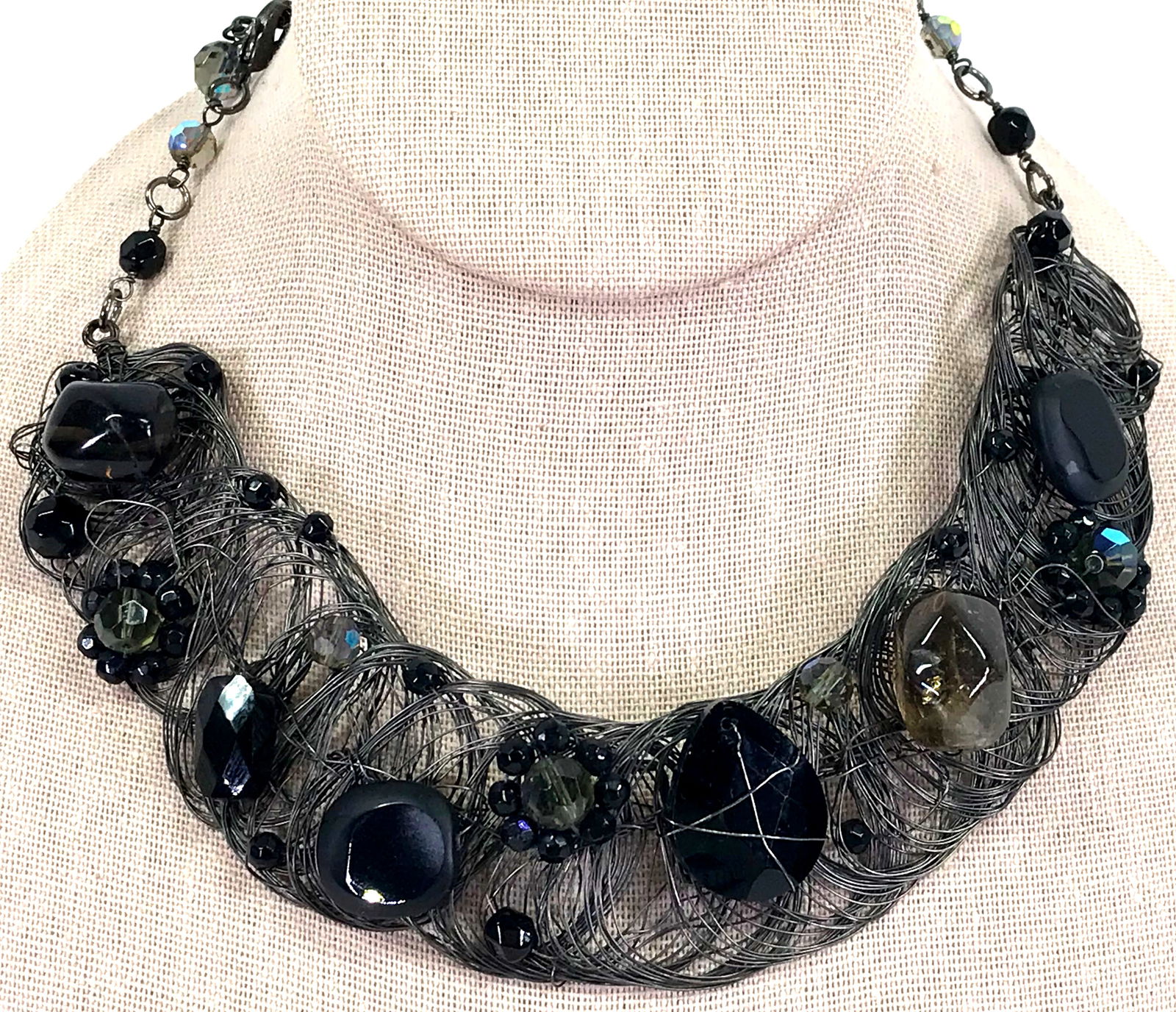 Vintage Brutalist Artsy Glass Woven Wire Necklace: IN HOUSE FLAT SHIPPING & HANDLING COST WITHIN ALL THE U.S. : 7 To bypass LiveShipping, and use our In-House shipping service for 7 or shipping combined for multiple lots, please select “Arrange