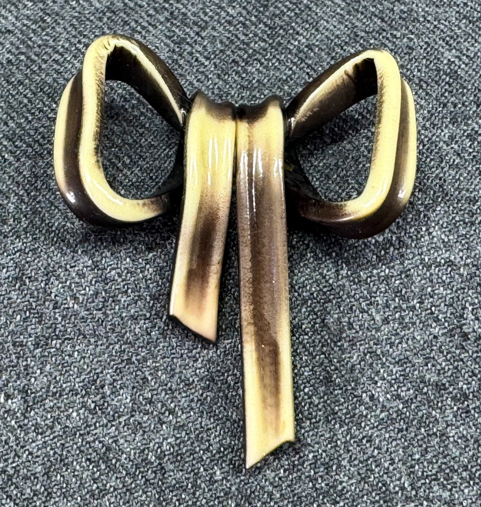 Antique flapper brownish celluloid bow millinery applique: IN HOUSE FLAT SHIPPING & HANDLING COST WITHIN ALL THE U.S. : 10 To bypass LiveShipping, and use our In-House shipping service for 10 or shipping combined for multiple lots, please select “Arrang