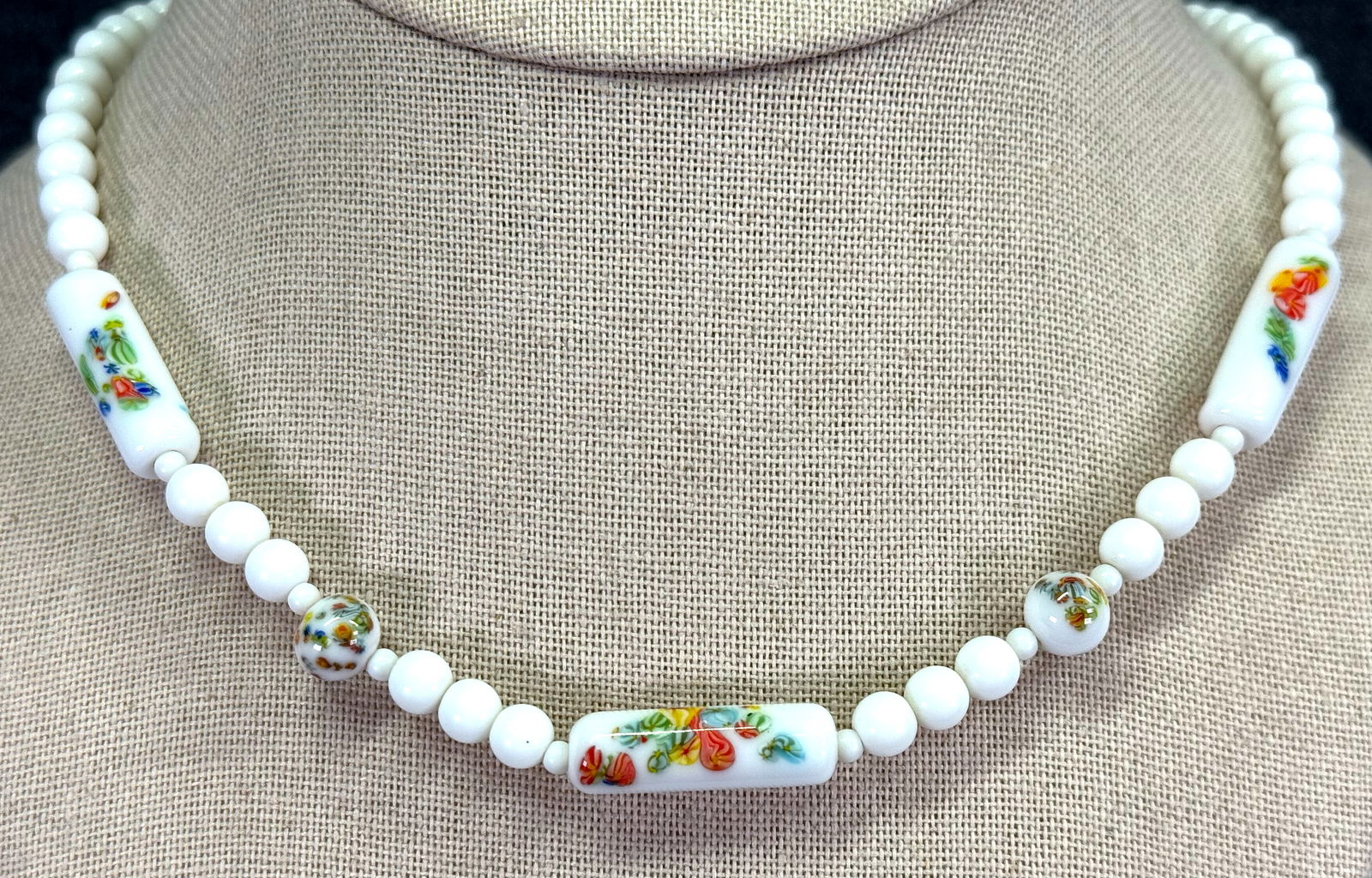 Vintage murrina venetian style glass & white plastic beads necklace: IN HOUSE FLAT SHIPPING & HANDLING COST WITHIN ALL THE U.S. : 7 To bypass LiveShipping, and use our In-House shipping service for 7 or shipping combined for multiple lots, please select “Arrange