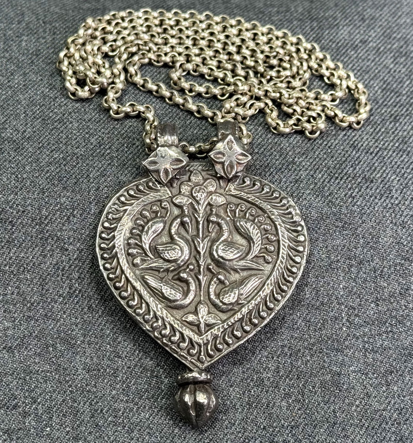 Vintage Rajasthani silver peacocks heart shaped pendant with chain necklace: IN HOUSE FLAT SHIPPING & HANDLING COST WITHIN ALL THE U.S. : 7 To bypass LiveShipping, and use our In-House shipping service for 7 or shipping combined for multiple lots, please select “Arrange