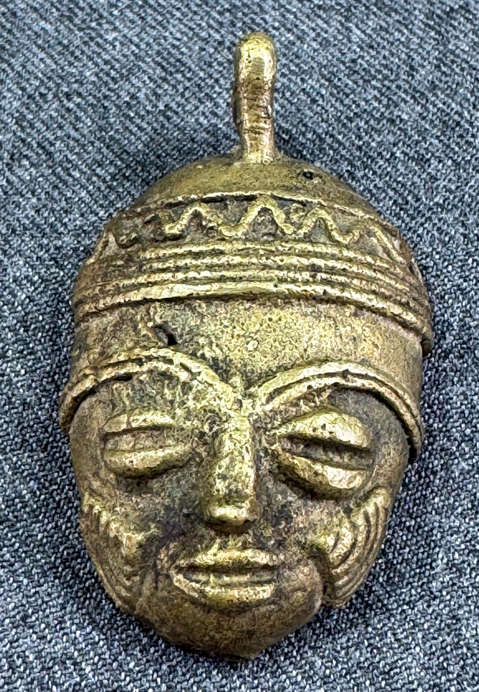 Vintage African Ashanti Ghana solid bronze face pendant: IN HOUSE FLAT SHIPPING & HANDLING COST WITHIN ALL THE U.S. : 7 To bypass LiveShipping, and use our In-House shipping service for 7 or shipping combined for multiple lots, please select “Arrange