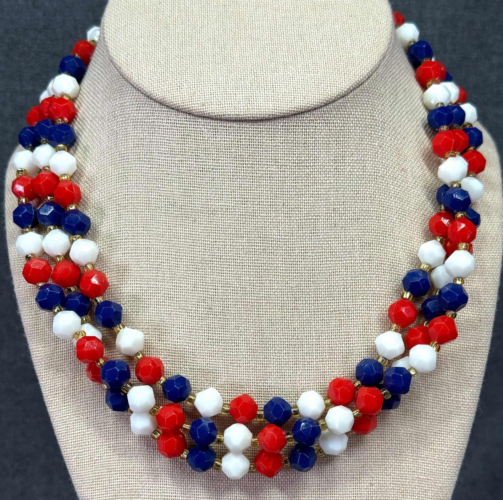 Vintage Hong Kong flapper style patriotic faceted plastic beads necklace: IN HOUSE FLAT SHIPPING & HANDLING COST WITHIN ALL THE U.S. : 7 To bypass LiveShipping, and use our In-House shipping service for 7 or shipping combined for multiple lots, plase select “Arrange Y