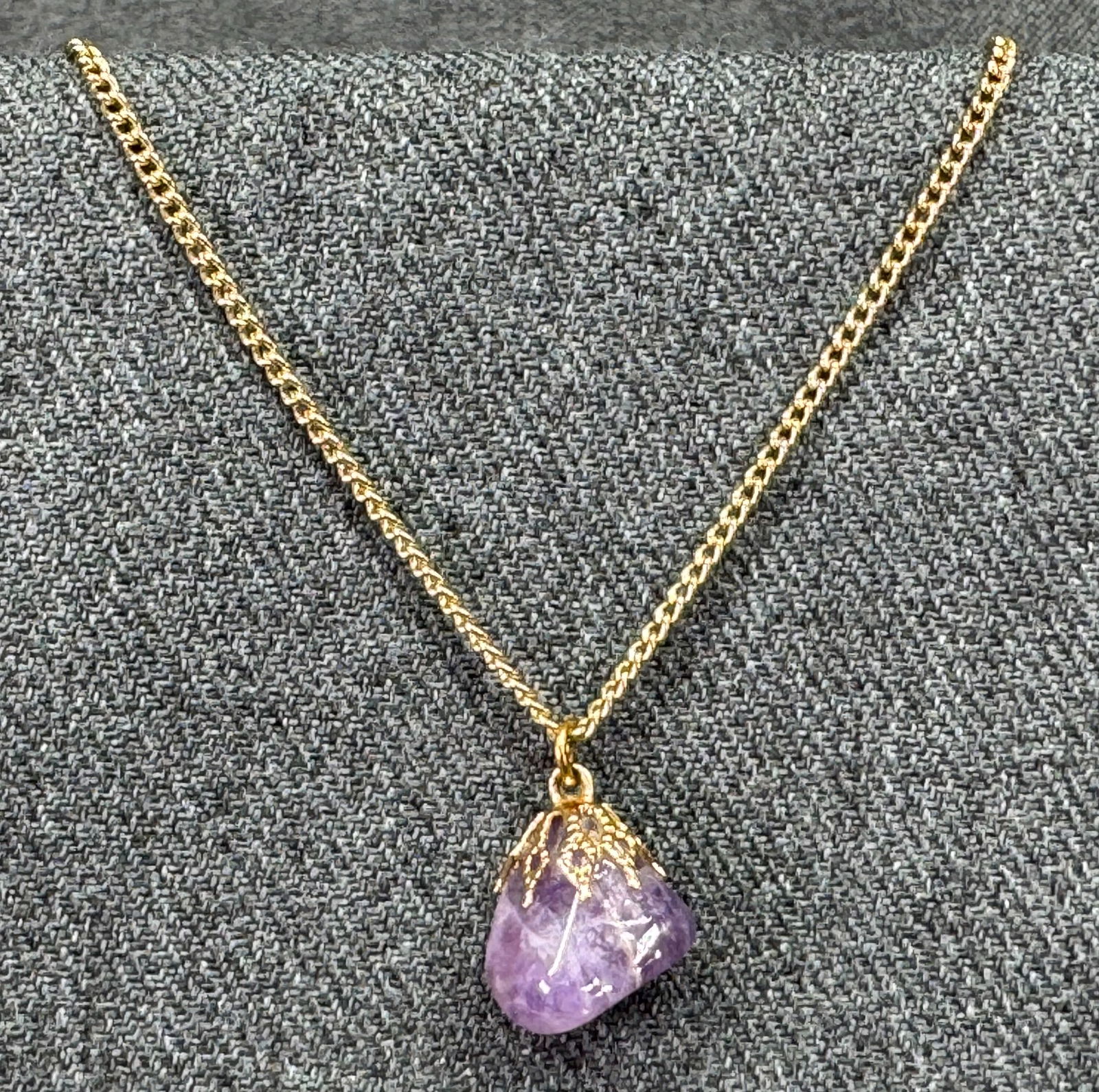 Vintage amethyst nugget pendant gold-toned chain necklace: IN HOUSE FLAT SHIPPING & HANDLING COST WITHIN ALL THE U.S. : 7 To bypass LiveShipping, and use our In-House shipping service for 7 or shipping combined for multiple lots, plase select “Arrange Y