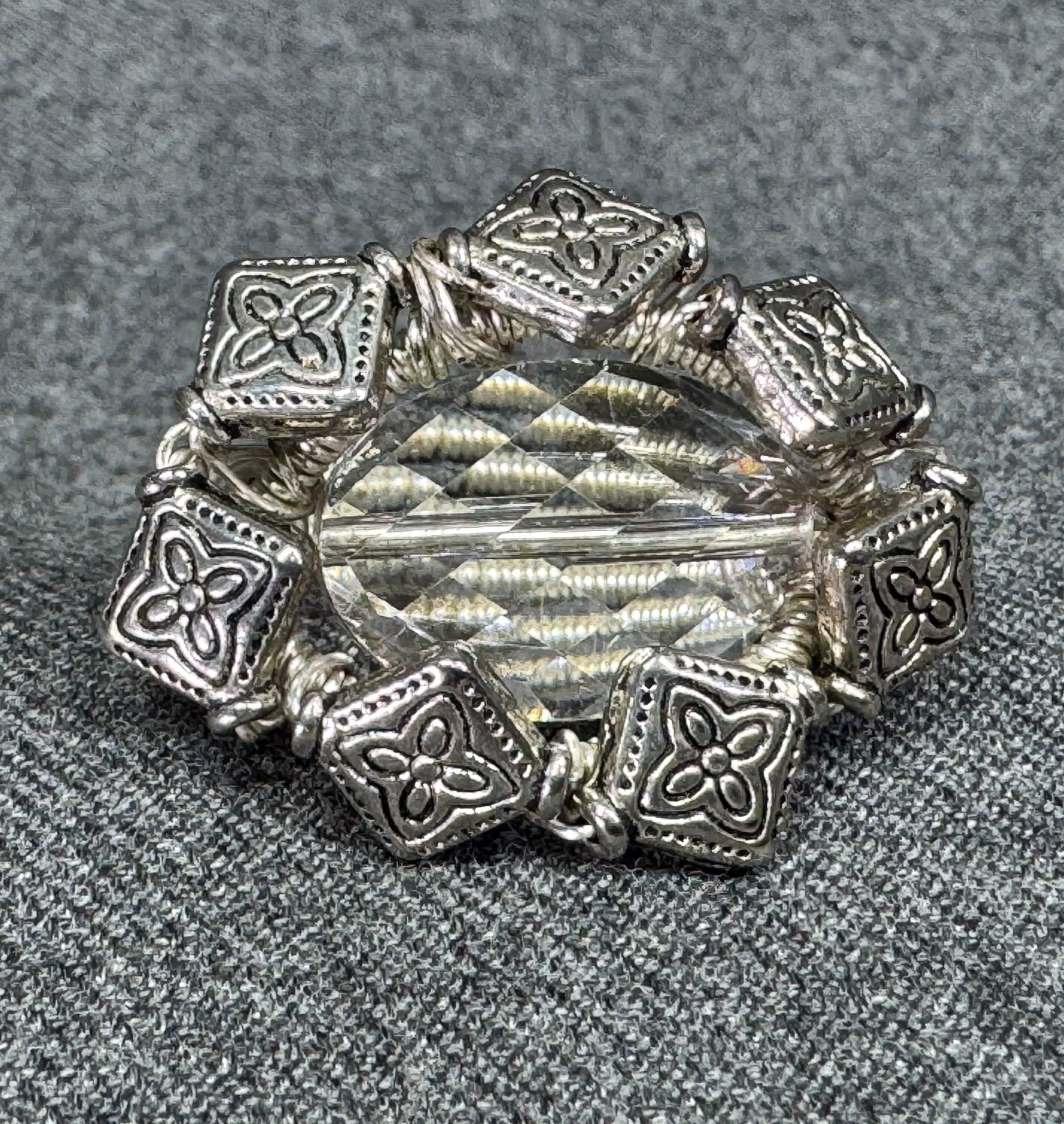 Vintage artisan crafted faceted crystal, woven beads silvertone wired ring: IN HOUSE FLAT SHIPPING & HANDLING COST WITHIN ALL THE U.S. : 7 To bypass LiveShipping, and use our In-House shipping service for 7 or shipping combined for multiple lots, please select “Arrange